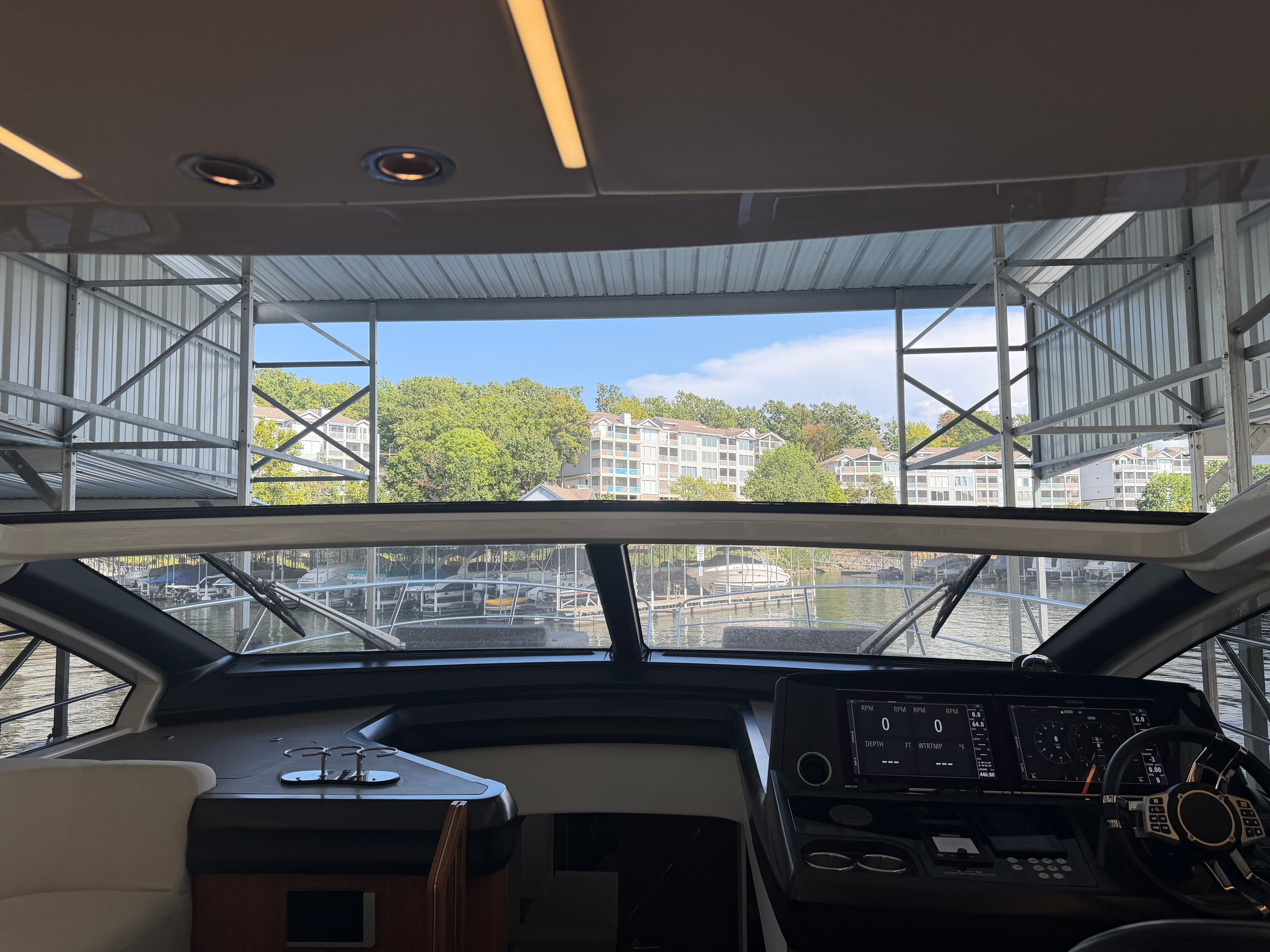 2021 Sunseeker Predator 55 zum Verkauf in Lake Ozark, MO Express Cruiser 5