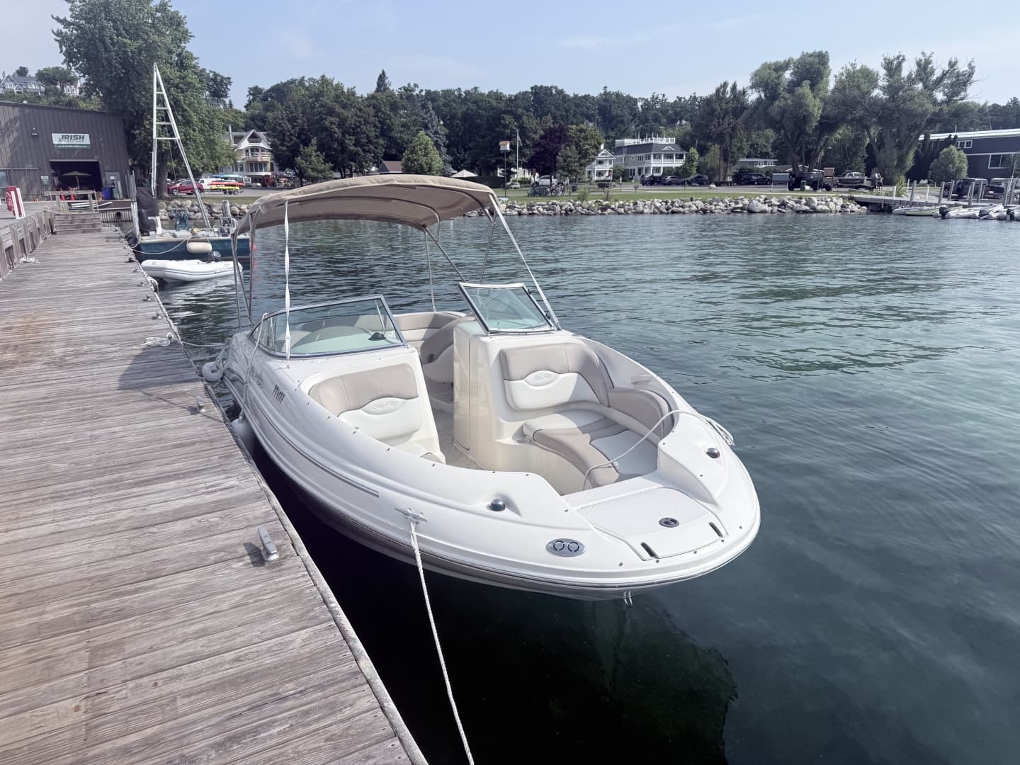 2003 Sea Ray 220 Sundeck zum Verkauf in Harbor Springs, Michigan Bowrider 2