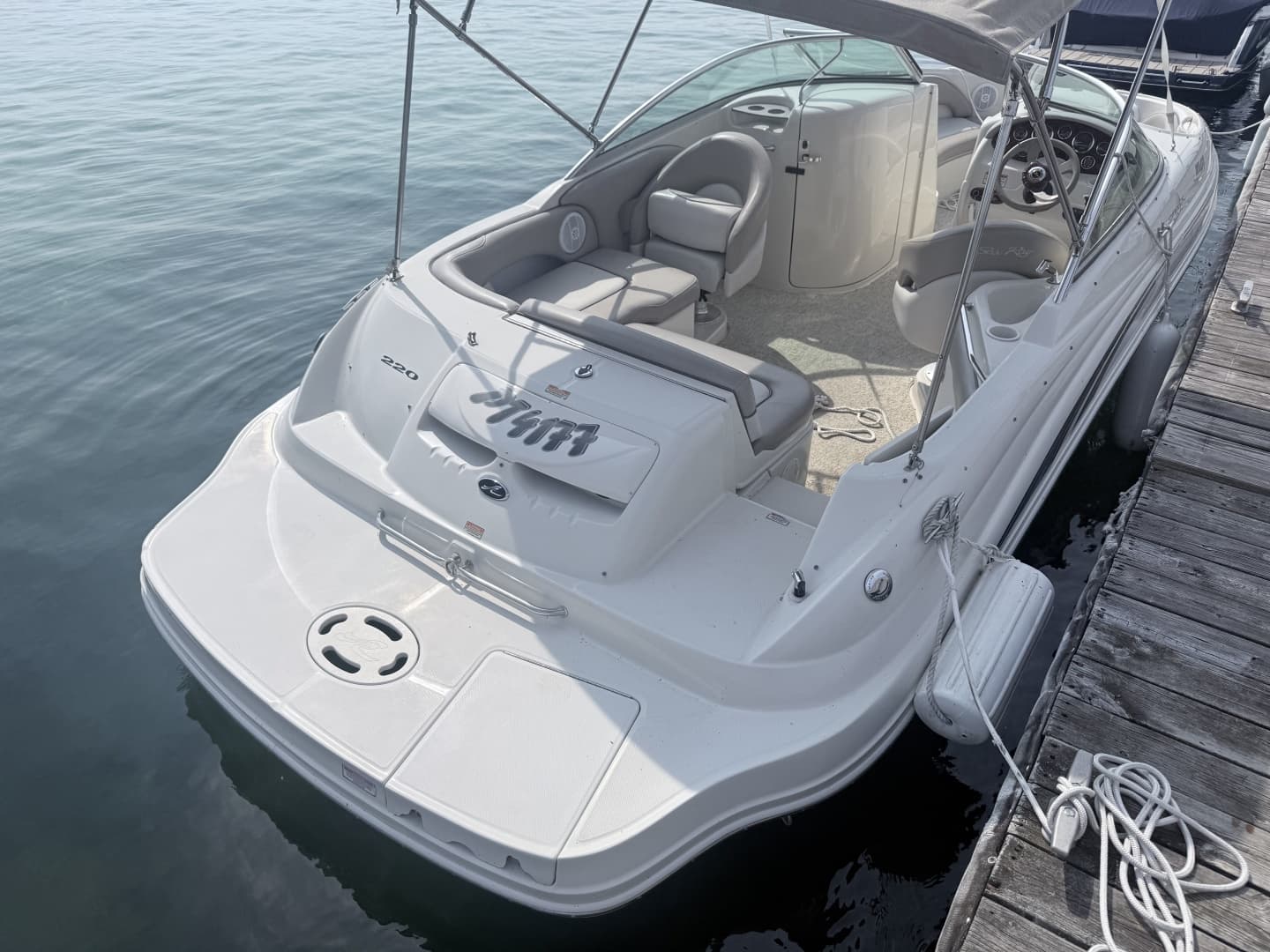 2003 Sea Ray 220 Sundeck zum Verkauf in Harbor Springs, Michigan Bowrider 4
