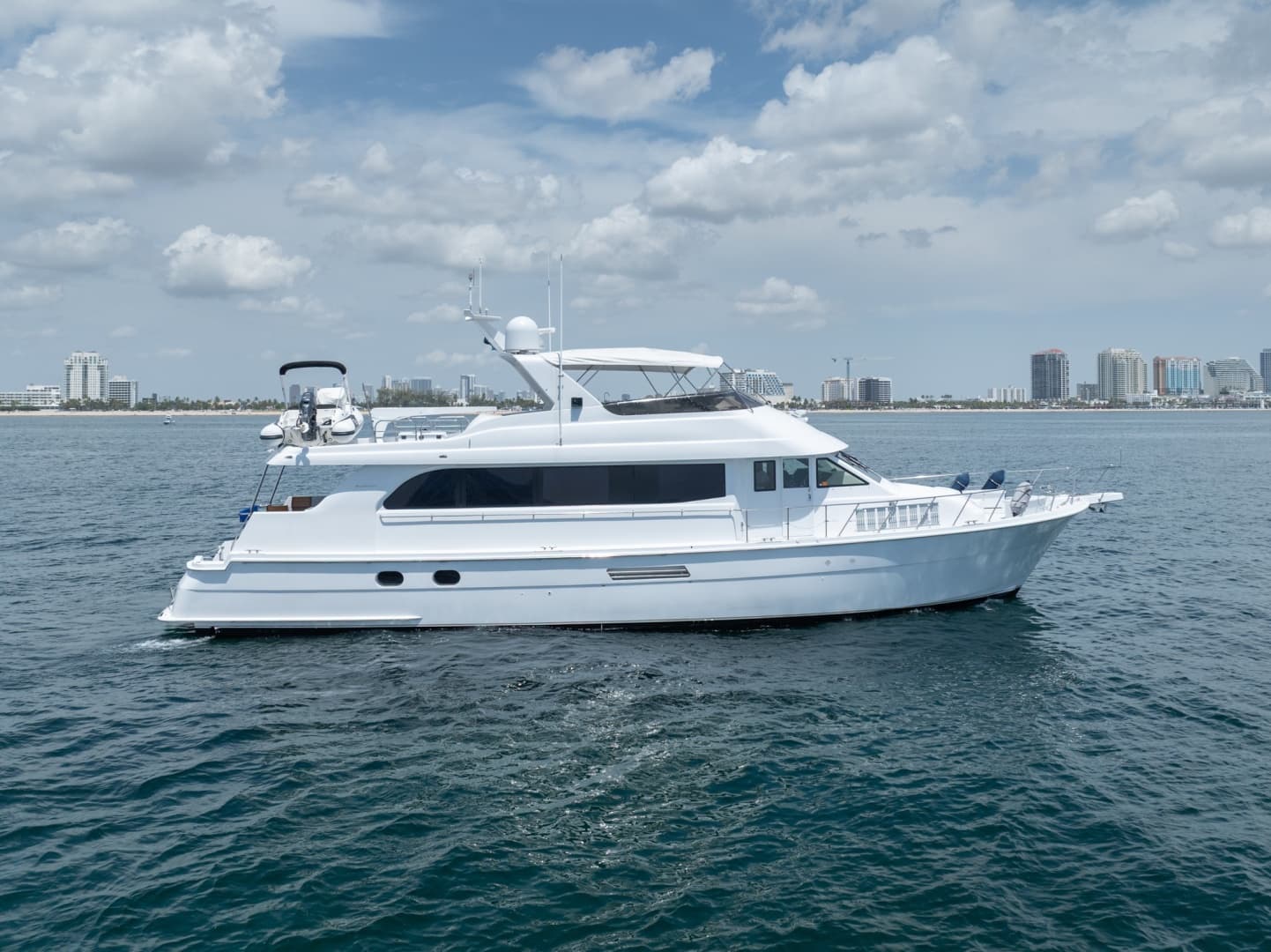2000 Hatteras 75 Sport Deck for Sale in Fort Lauderdale, Florida Motor Yacht