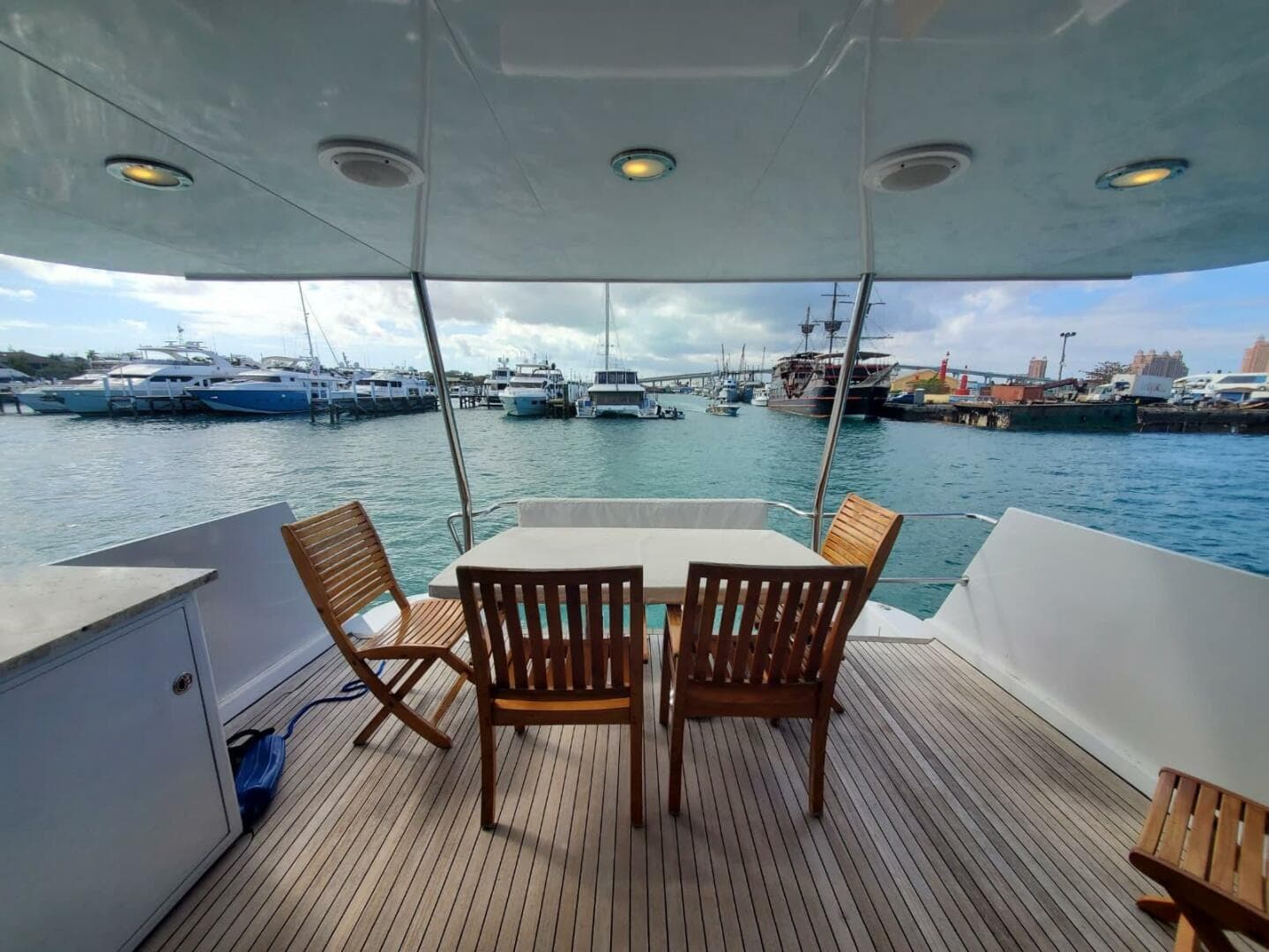 2000 Hatteras 75 Sport Deck for Sale in Fort Lauderdale, Florida Motor Yacht 3