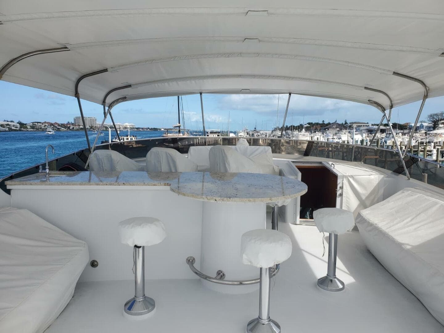 2000 Hatteras 75 Sport Deck for Sale in Fort Lauderdale, Florida Motor Yacht 4