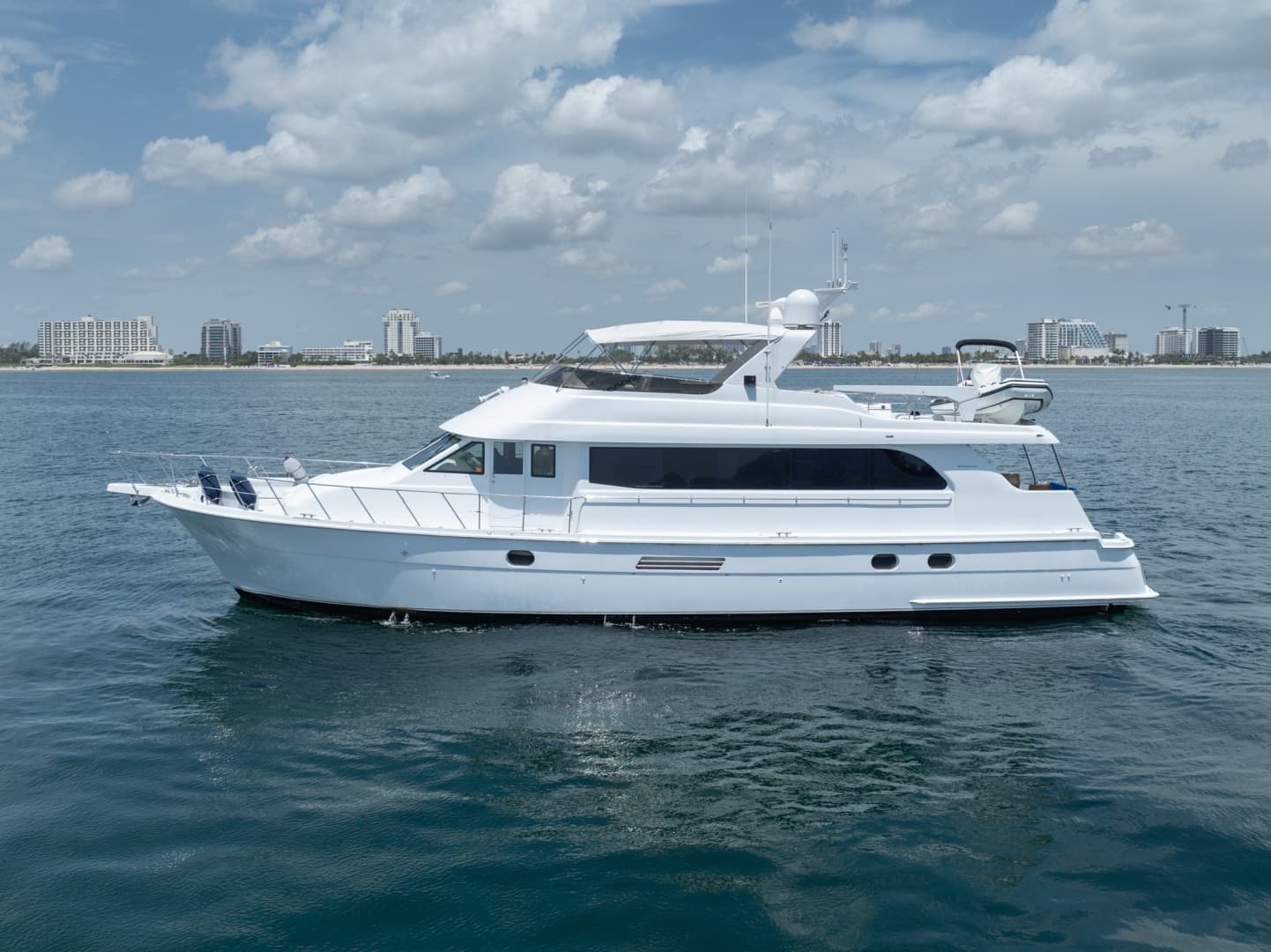 2000 Hatteras 75 Sport Deck for Sale in Fort Lauderdale, Florida Motor Yacht 5