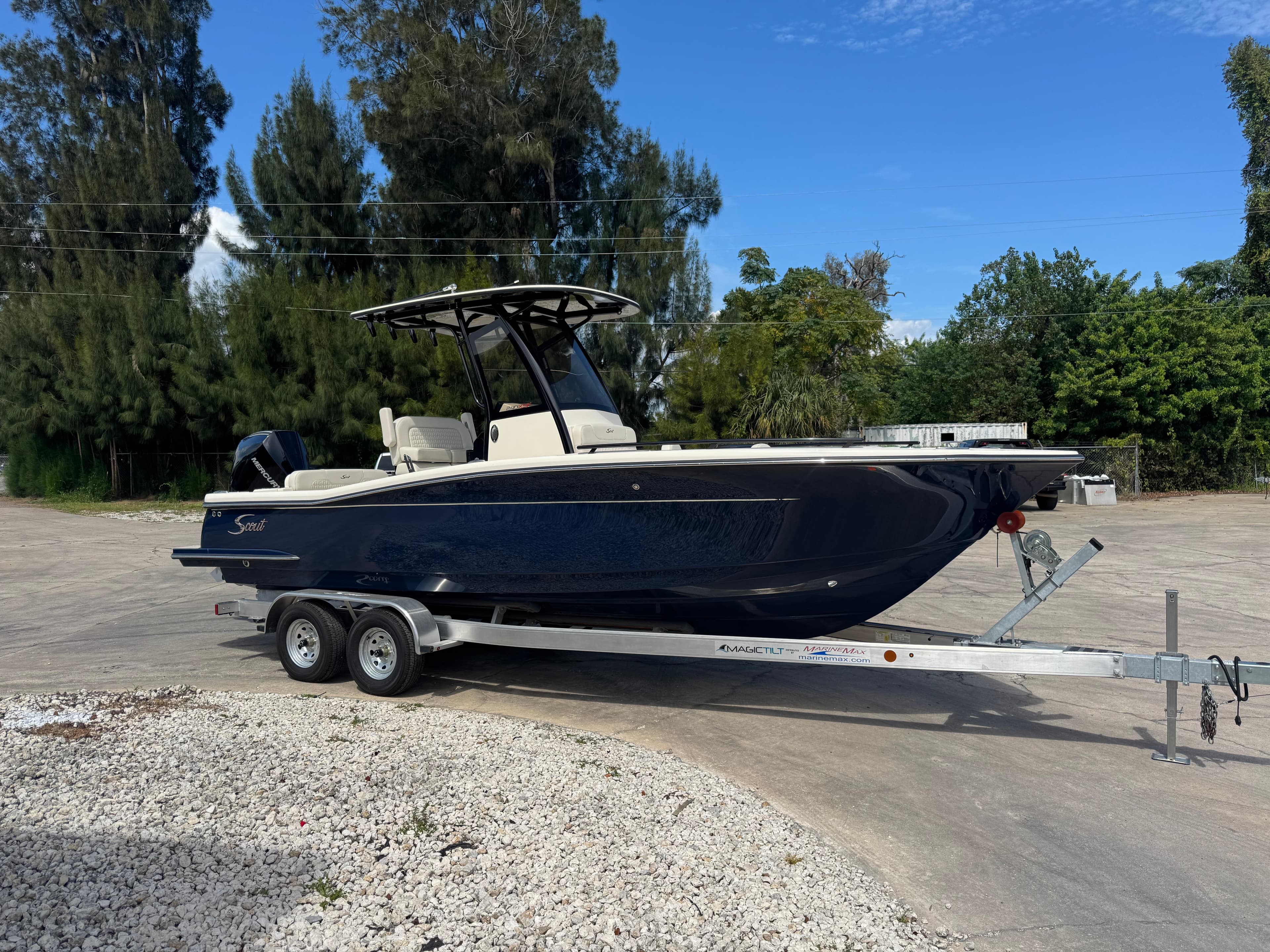 2027 Scout Boats 240 XSF for Sale in Cocoa, Florida Center Console
