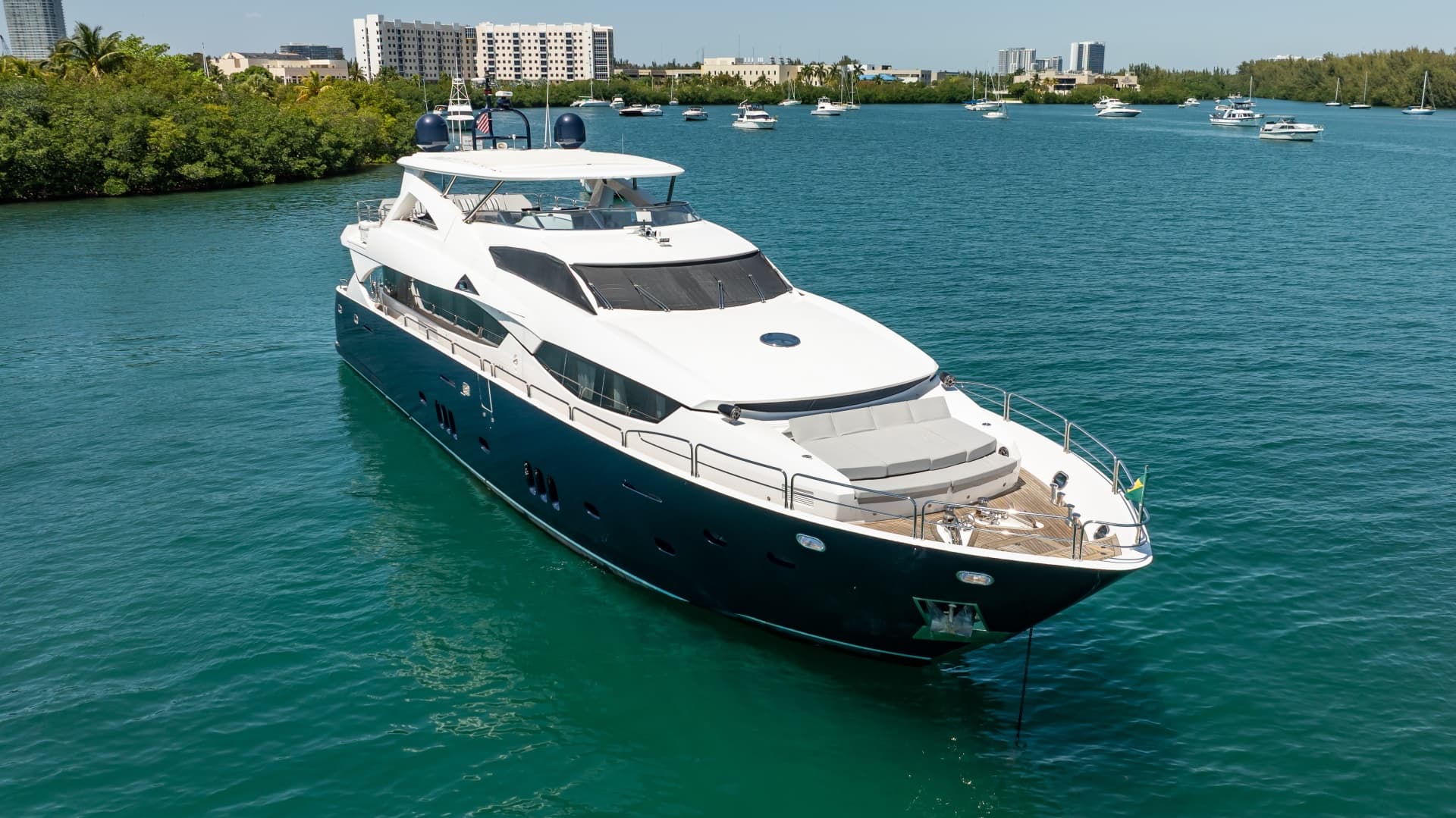 2010 Sunseeker 112 à vendre à Golden Beach, Florida Motor Yacht 5