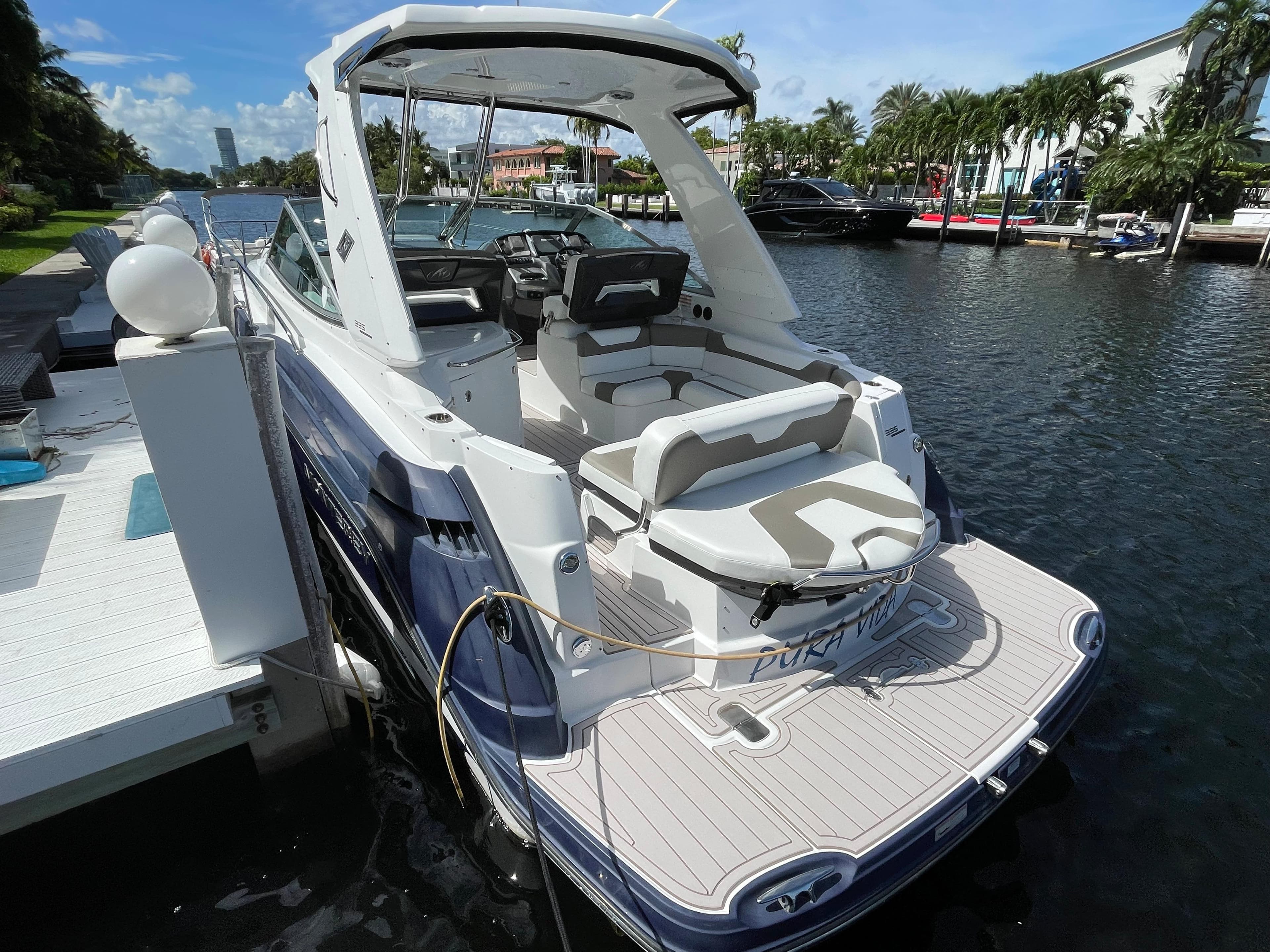 2016 Monterey 335 Sport Yacht a la venta en Aventura, Florida Sport Cruiser 2