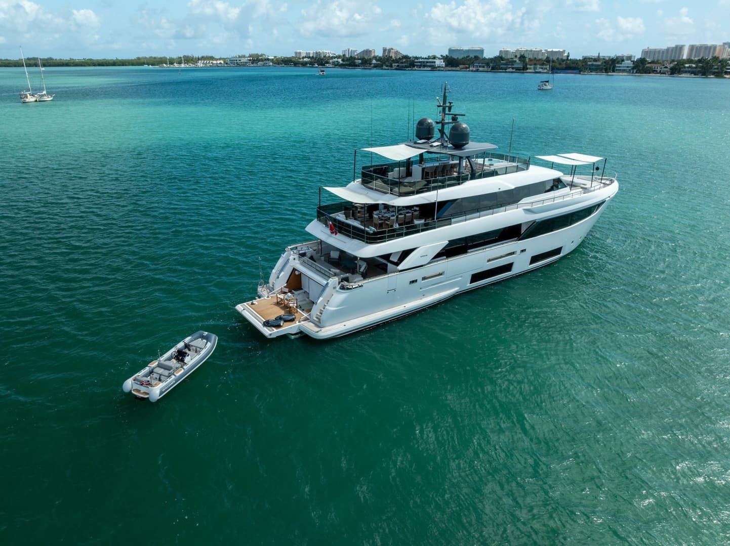 2023 Custom Line Navetta 33 zum Verkauf in Miami, Florida Megayacht 3