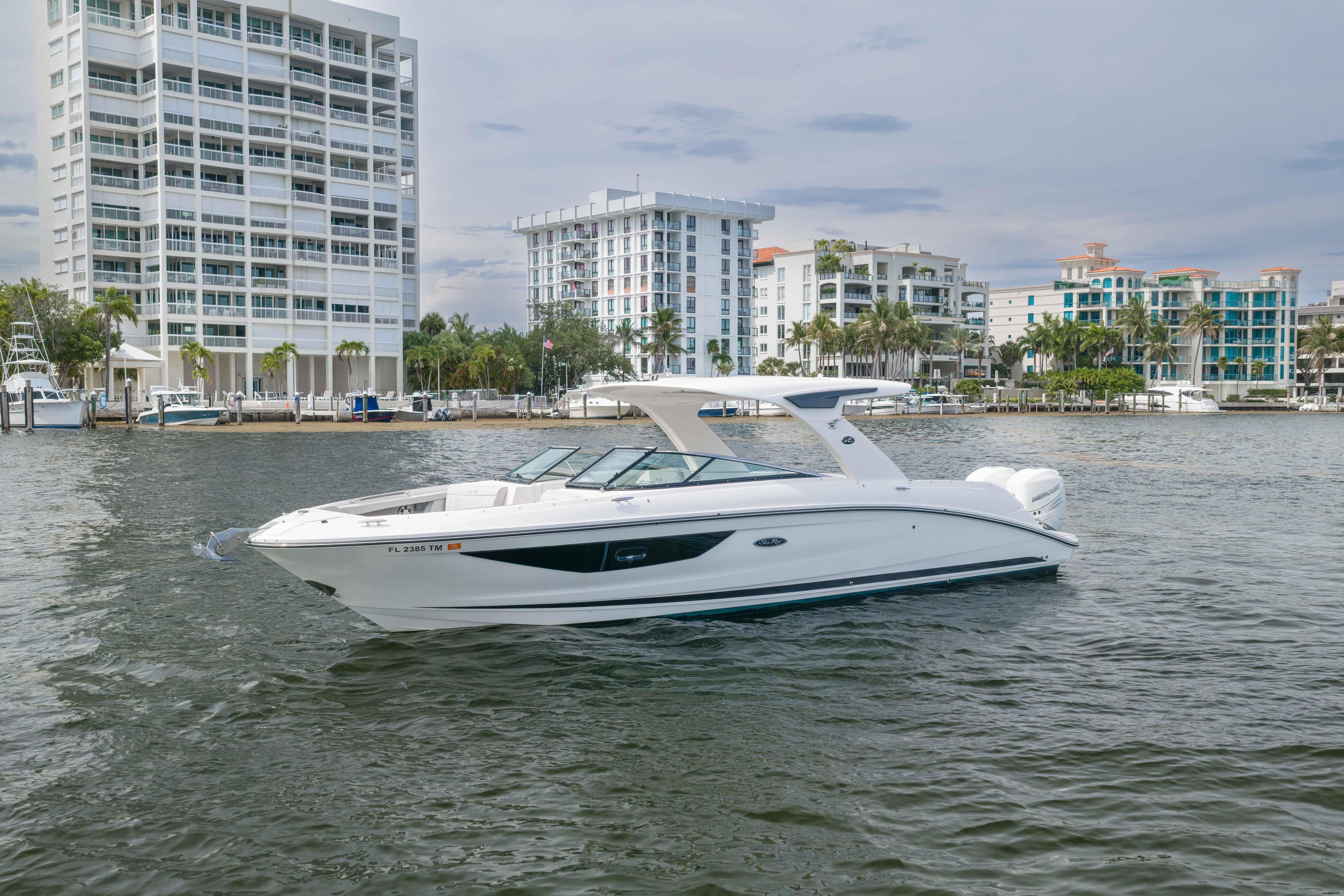 2023 Sea Ray SLX 350 Outboard for Sale in Miami, Florida Bowrider