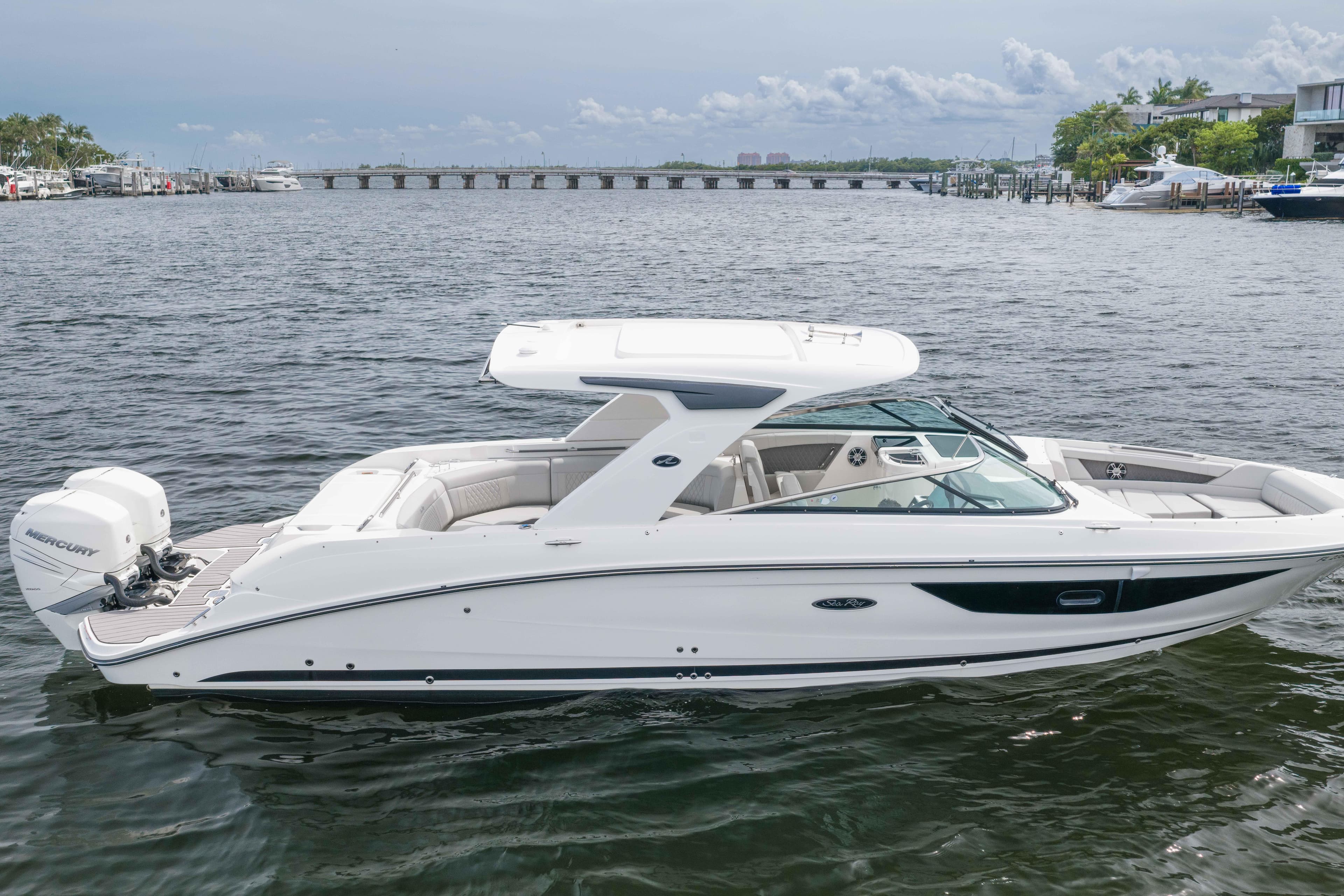 2023 Sea Ray SLX 350 Outboard for Sale in Miami, Florida Bowrider 2