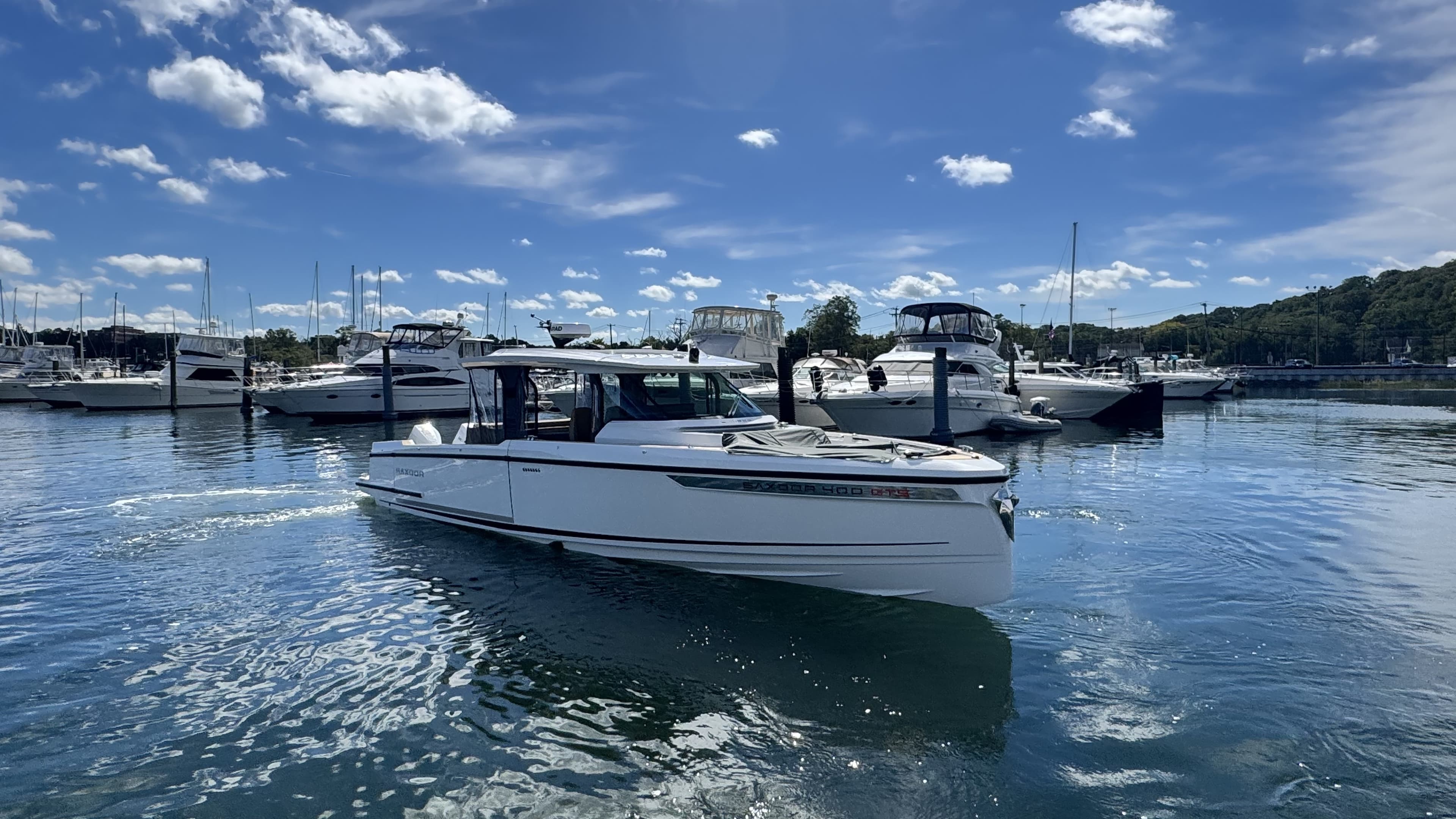 2027 Saxdor 400 GTS for Sale in Huntington, NY Center Console 2