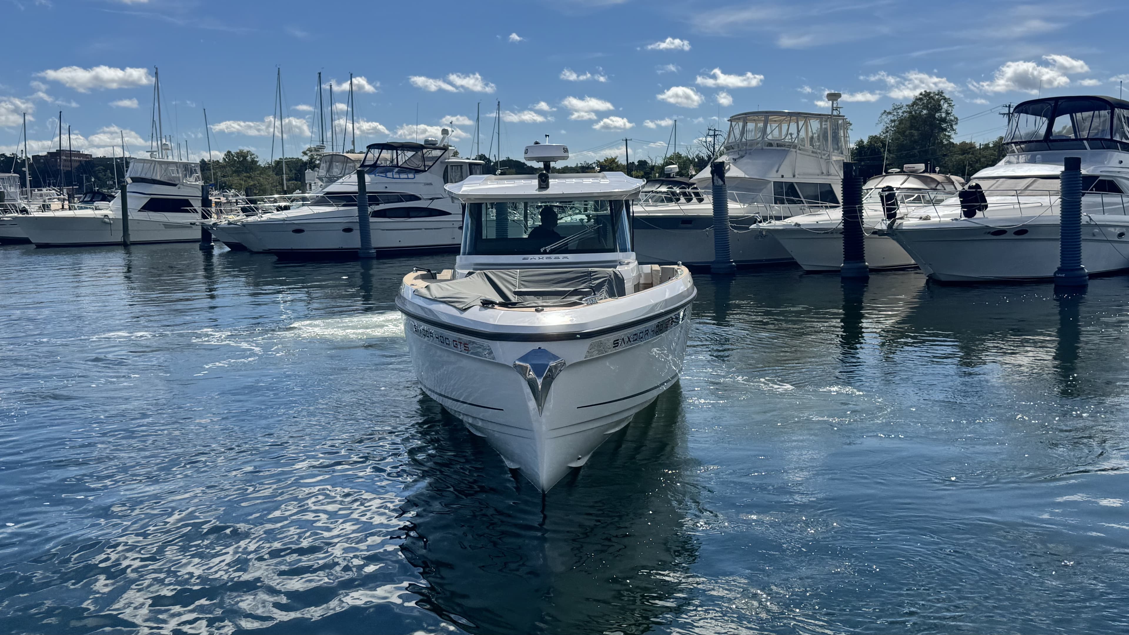 2027 Saxdor 400 GTS for Sale in Huntington, NY Center Console 3
