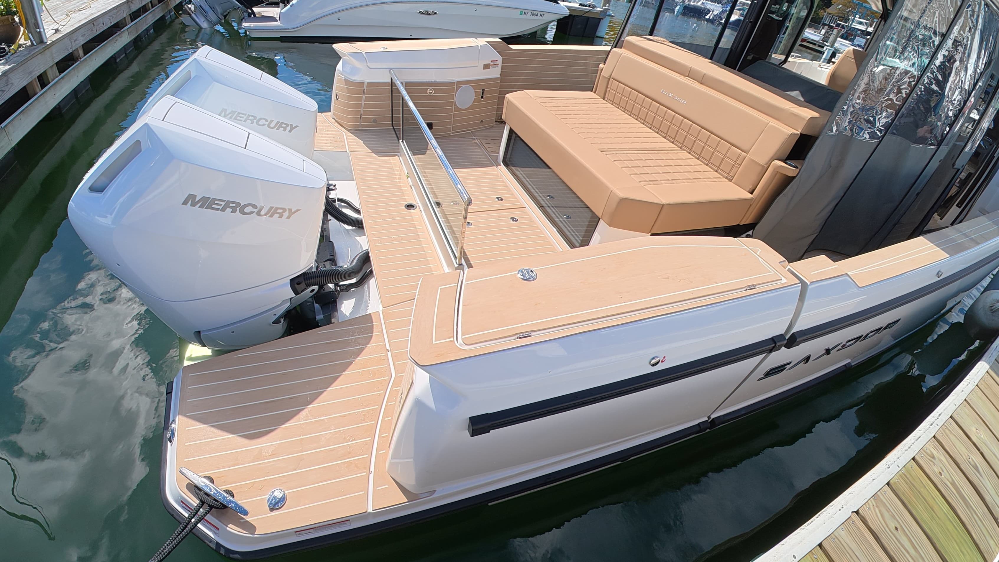 2027 Saxdor 400 GTS for Sale in Huntington, NY Center Console 5