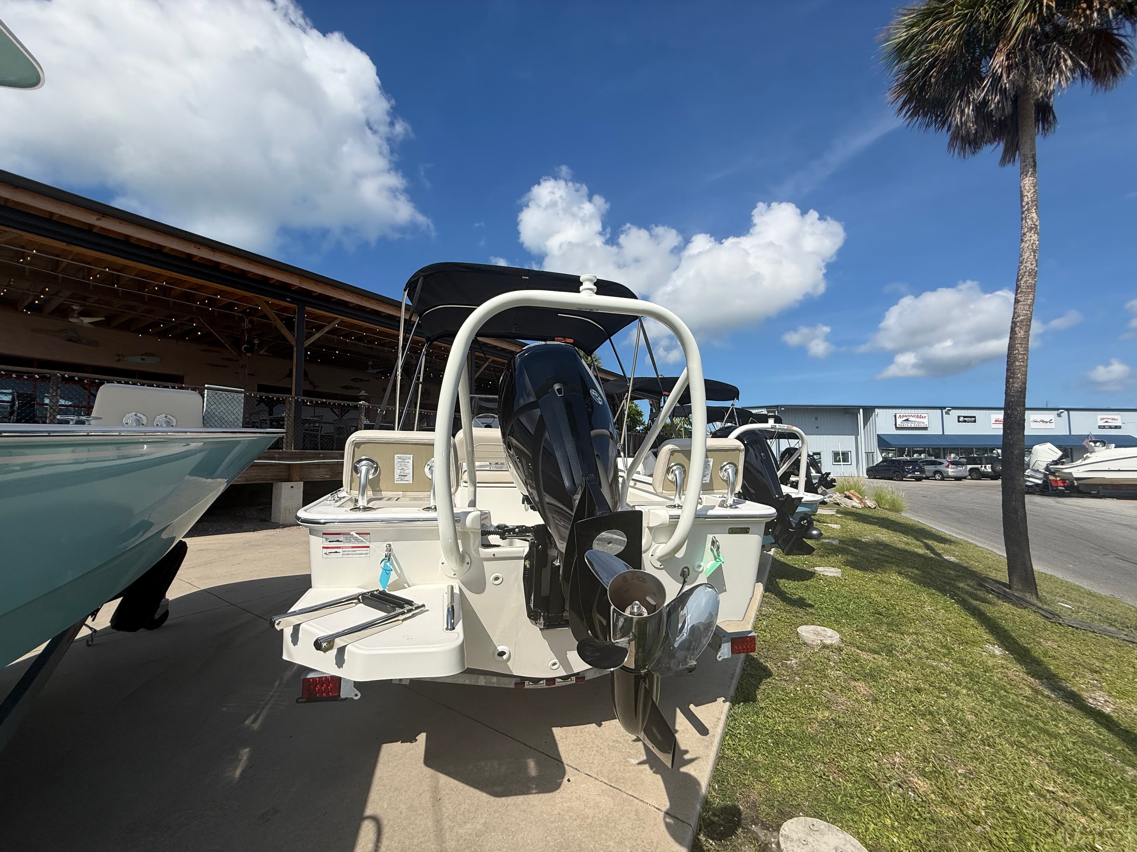 2027 Boston Whaler 170 Montauk te koop in Venice, Florida Center Console 4