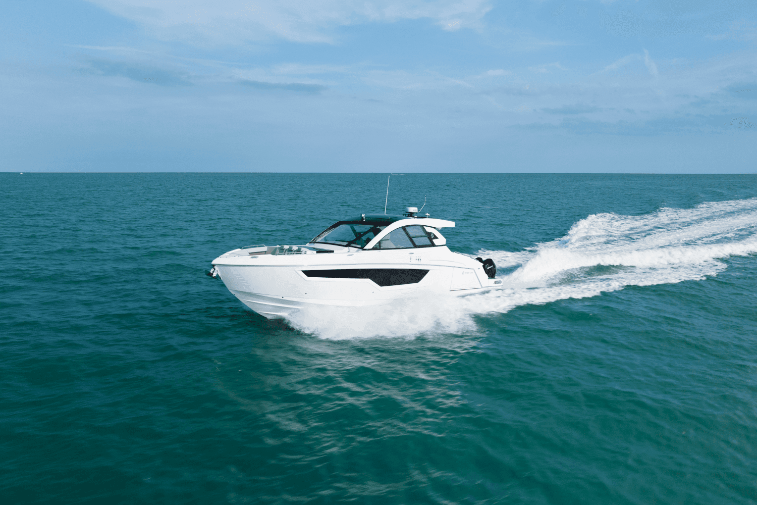 2027 Cruisers Yachts 50 GLS zum Verkauf in Clearwater, Florida Day Boats 2