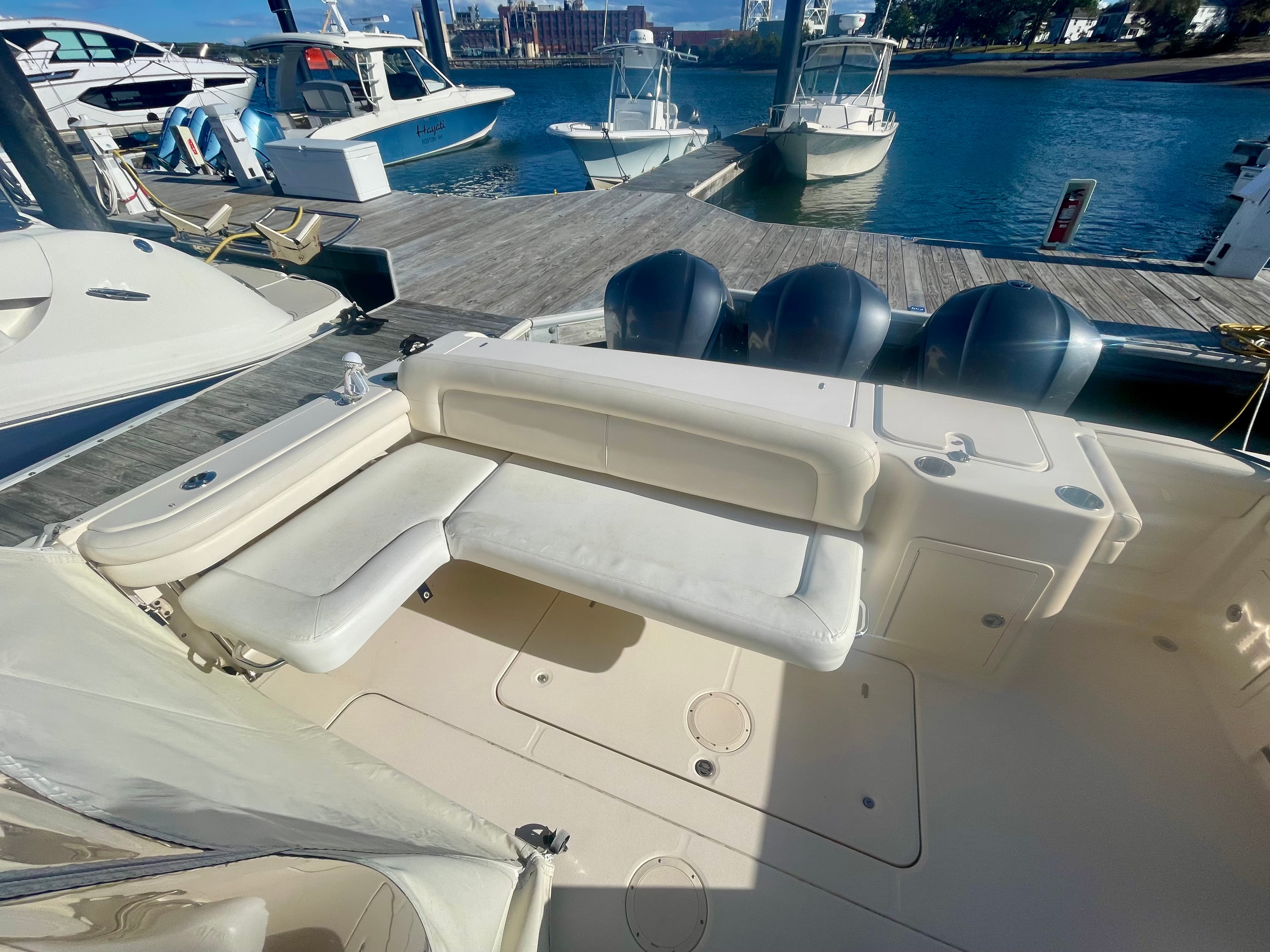 2017 Grady-White Boats Freedom 375 a la venta en Quincy, MA Bowrider 5