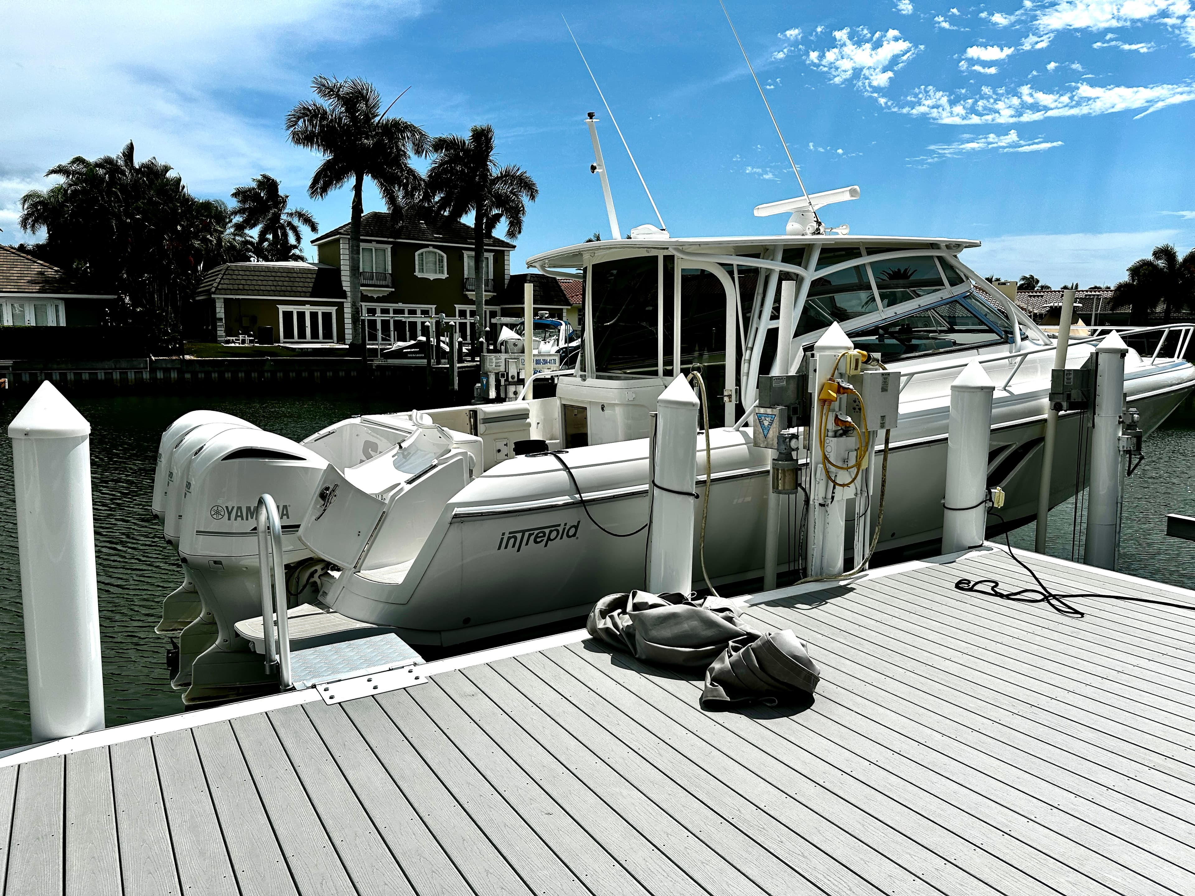 2016 Intrepid Powerboats 430 Sport Yacht zum Verkauf in St. Petersburg, Florida Sport Cruiser 3