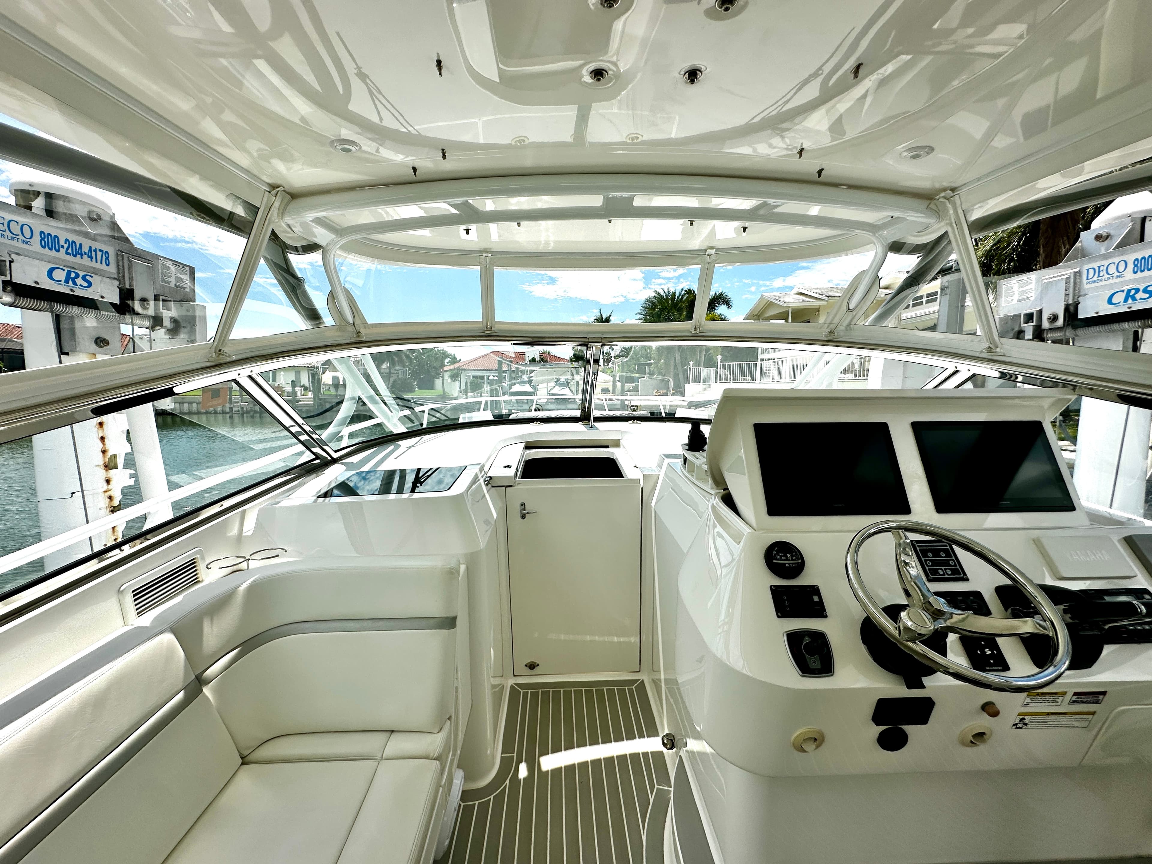 2016 Intrepid Powerboats 430 Sport Yacht zum Verkauf in St. Petersburg, Florida Sport Cruiser 4