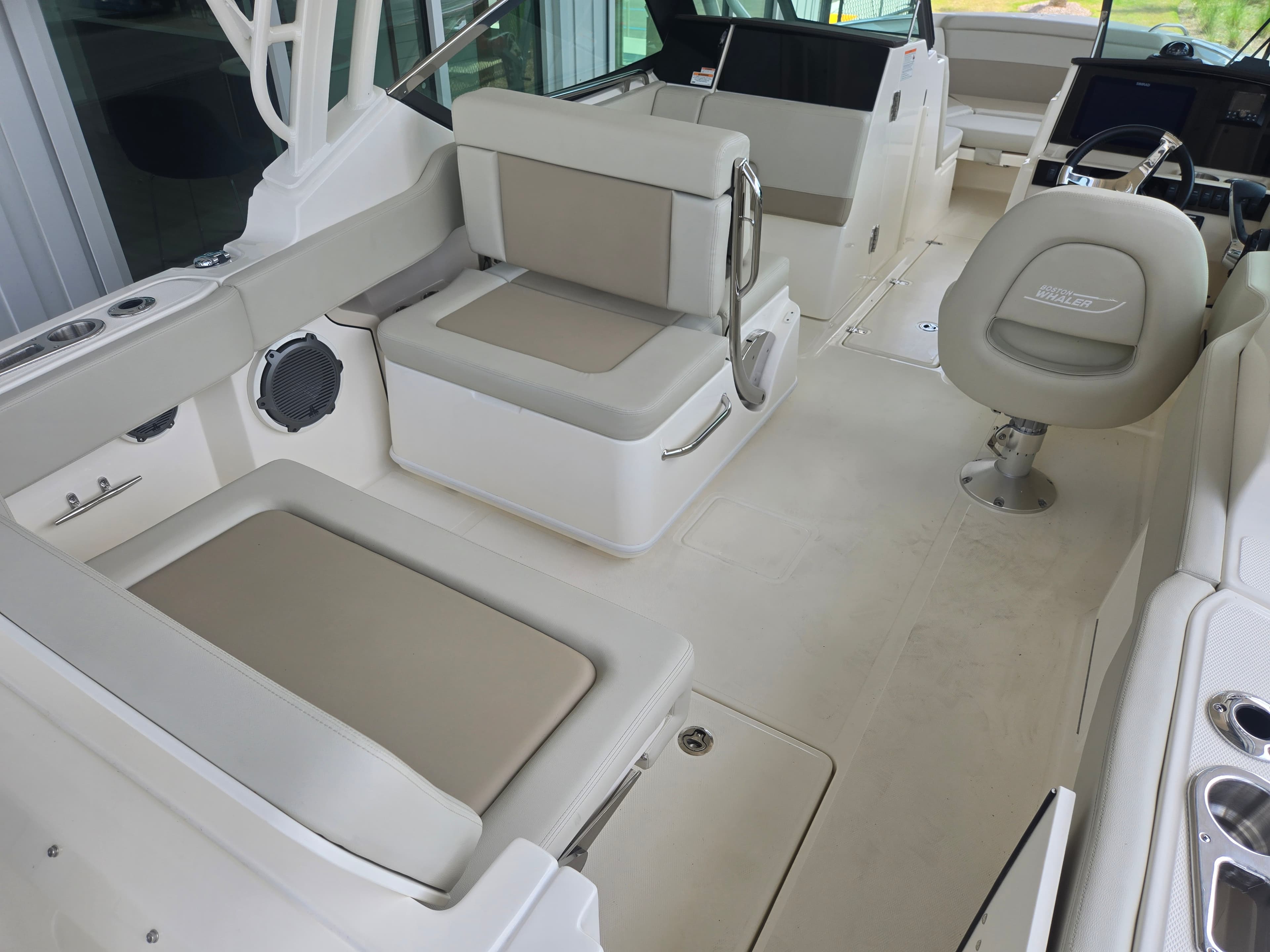 2026 Boston Whaler 240 Vantage for Sale in Charleston, SC Dual Console 4