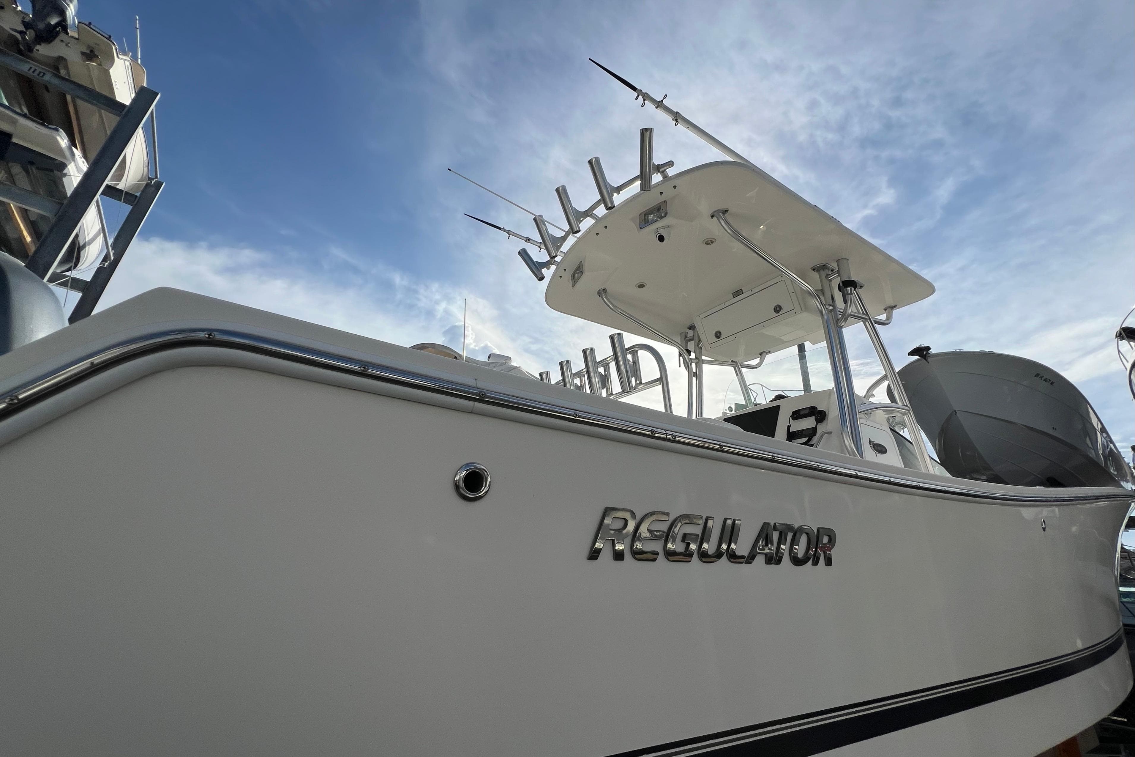 2012 Regulator 24FS zum Verkauf in Key Biscayne, Florida Center Console 4