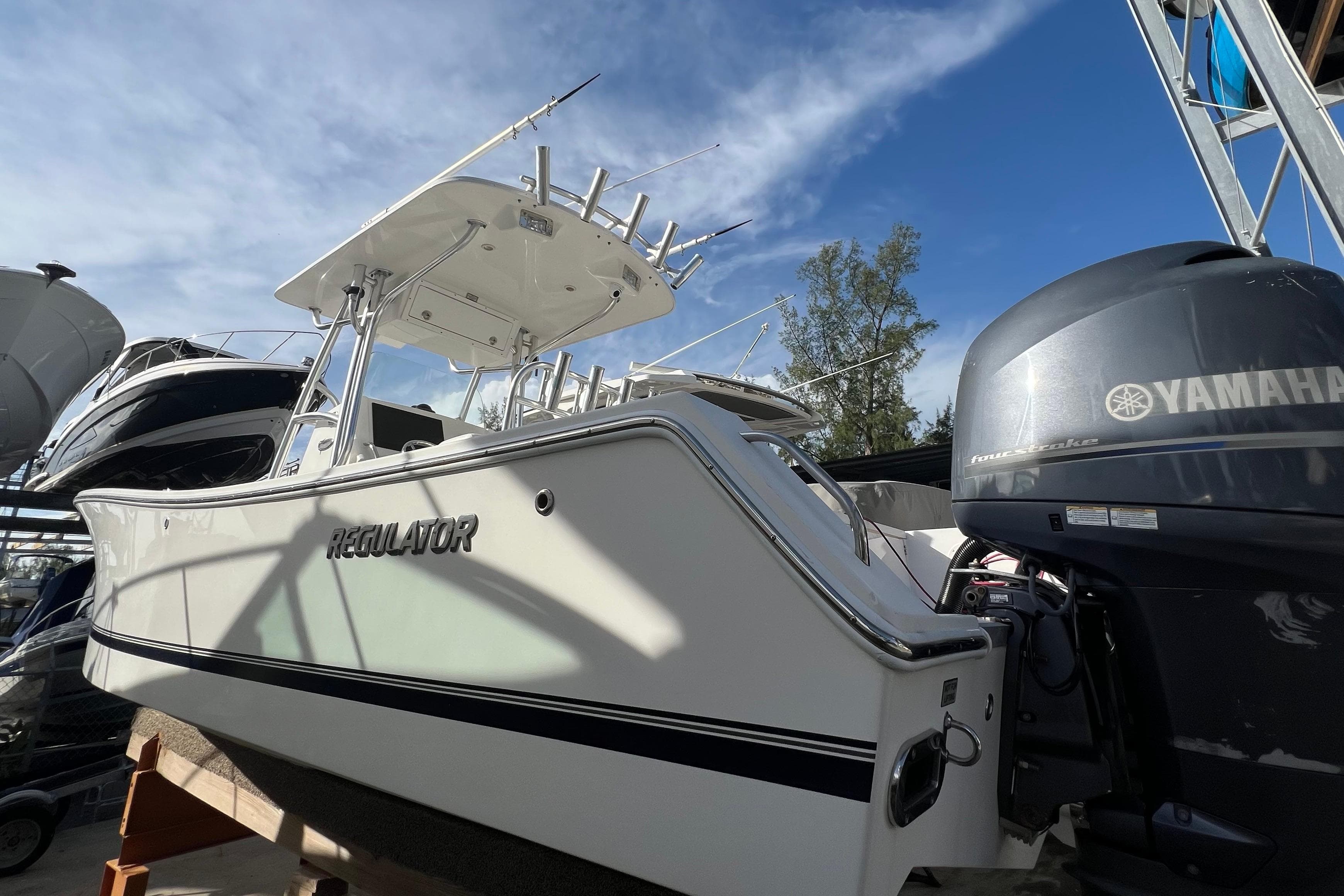 2012 Regulator 24FS zum Verkauf in Key Biscayne, Florida Center Console 5