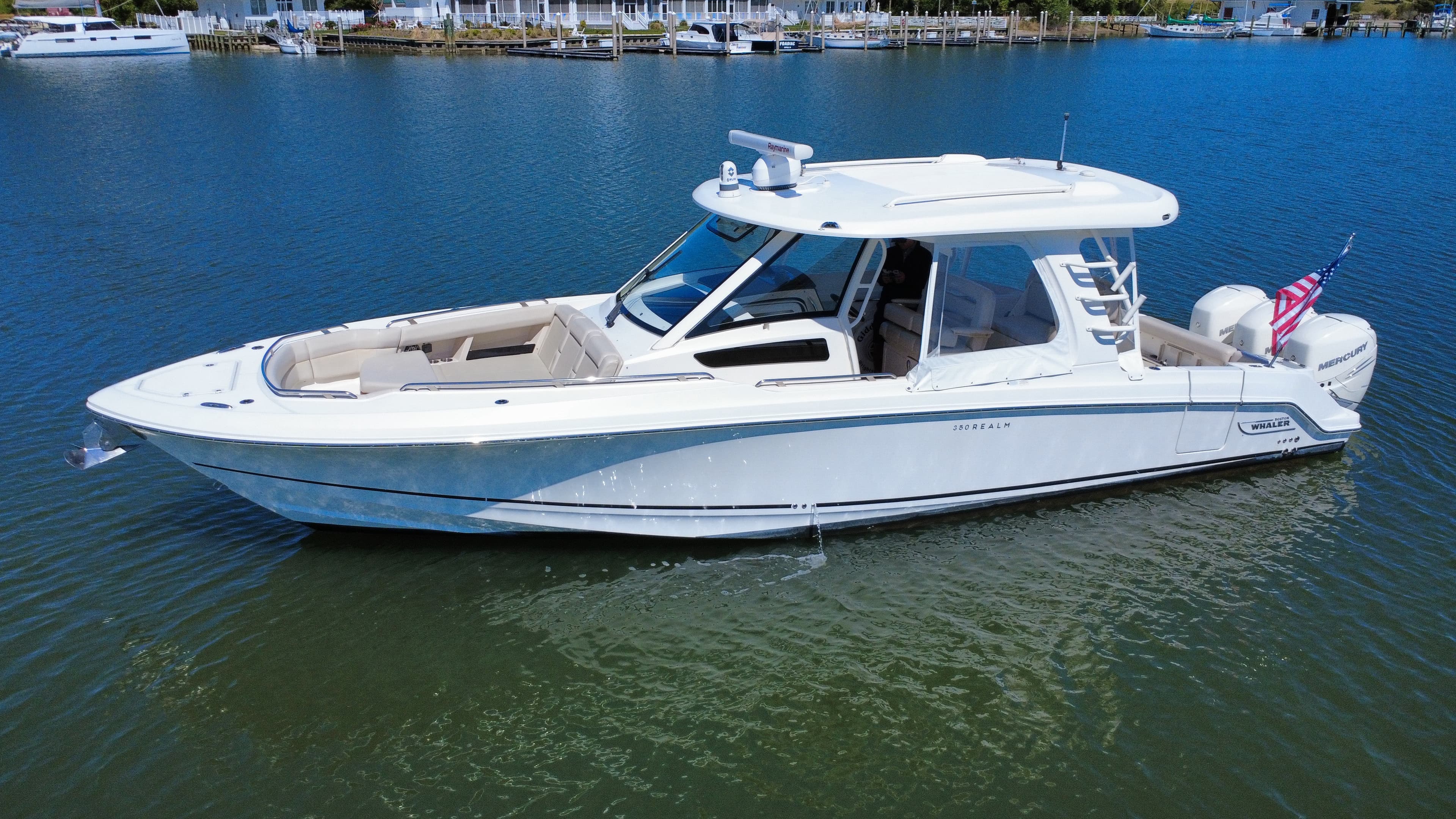 2019 Boston Whaler 350 Realm zum Verkauf in Urbanna, VA Bowrider