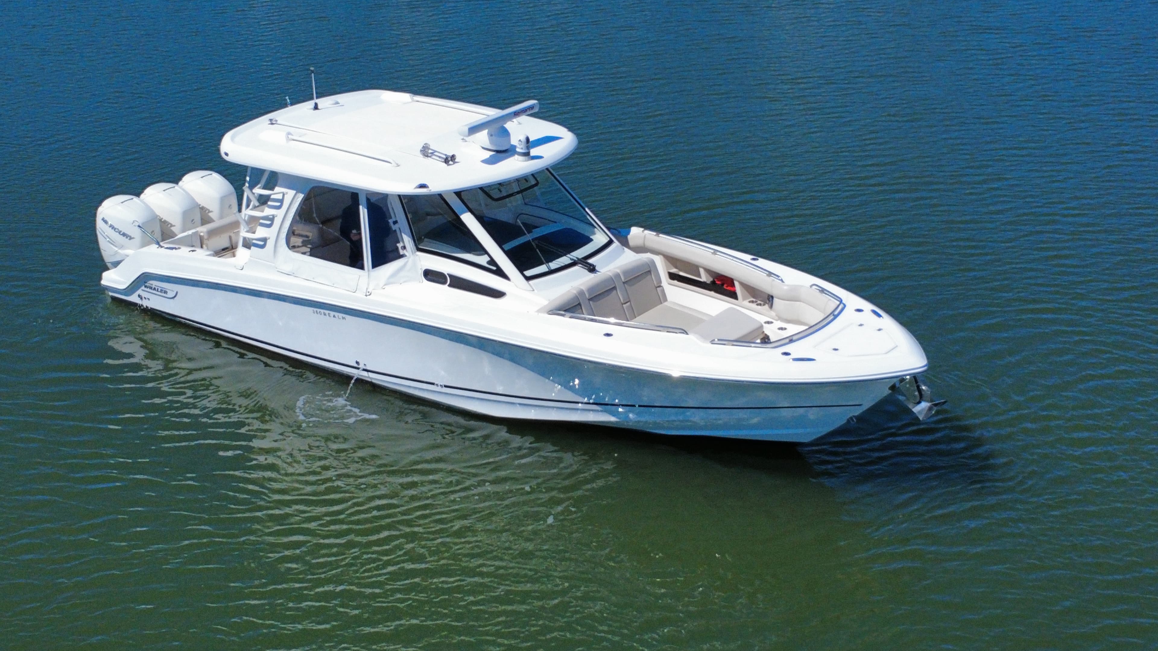 2019 Boston Whaler 350 Realm zum Verkauf in Urbanna, VA Bowrider 3
