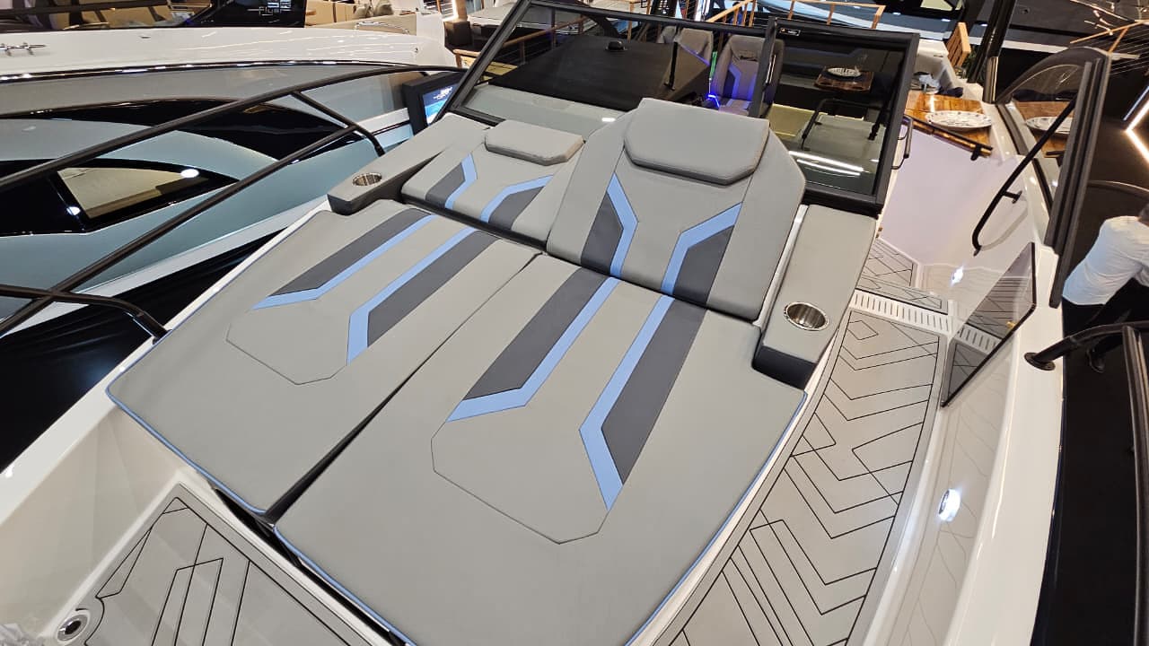 2026 Hanover Yachts 327 zum Verkauf in Fort Lauderdale, Florida Sport Cruiser 2