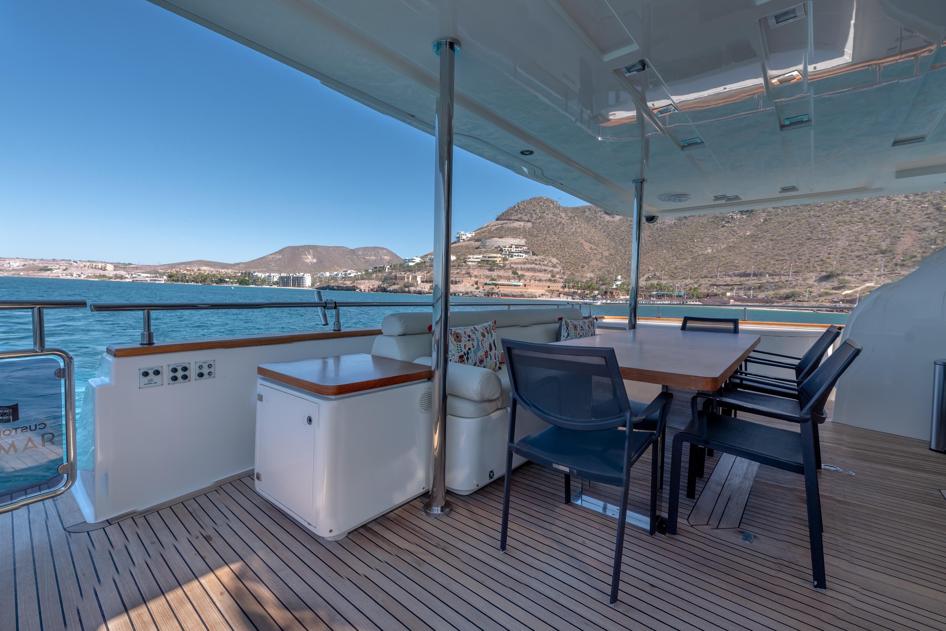 2012 Ferretti Yachts Custom Line 100 for Sale in La Paz, MX Flybridge 5