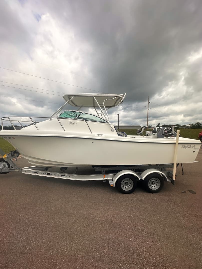 2001 EdgeWater 225 Express zum Verkauf in Traverse City, Michigan Cuddy Cabin 5