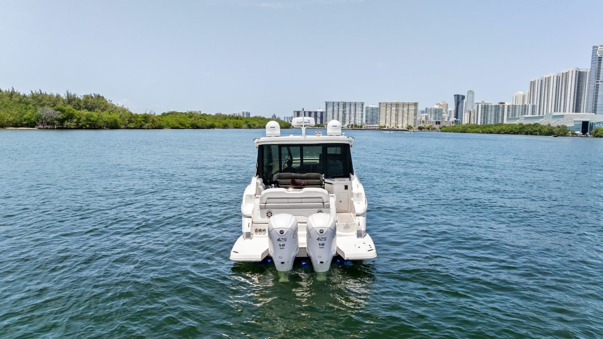 2022 Regal 36 XO a la venta en North Miami, Florida Express Cruiser 5