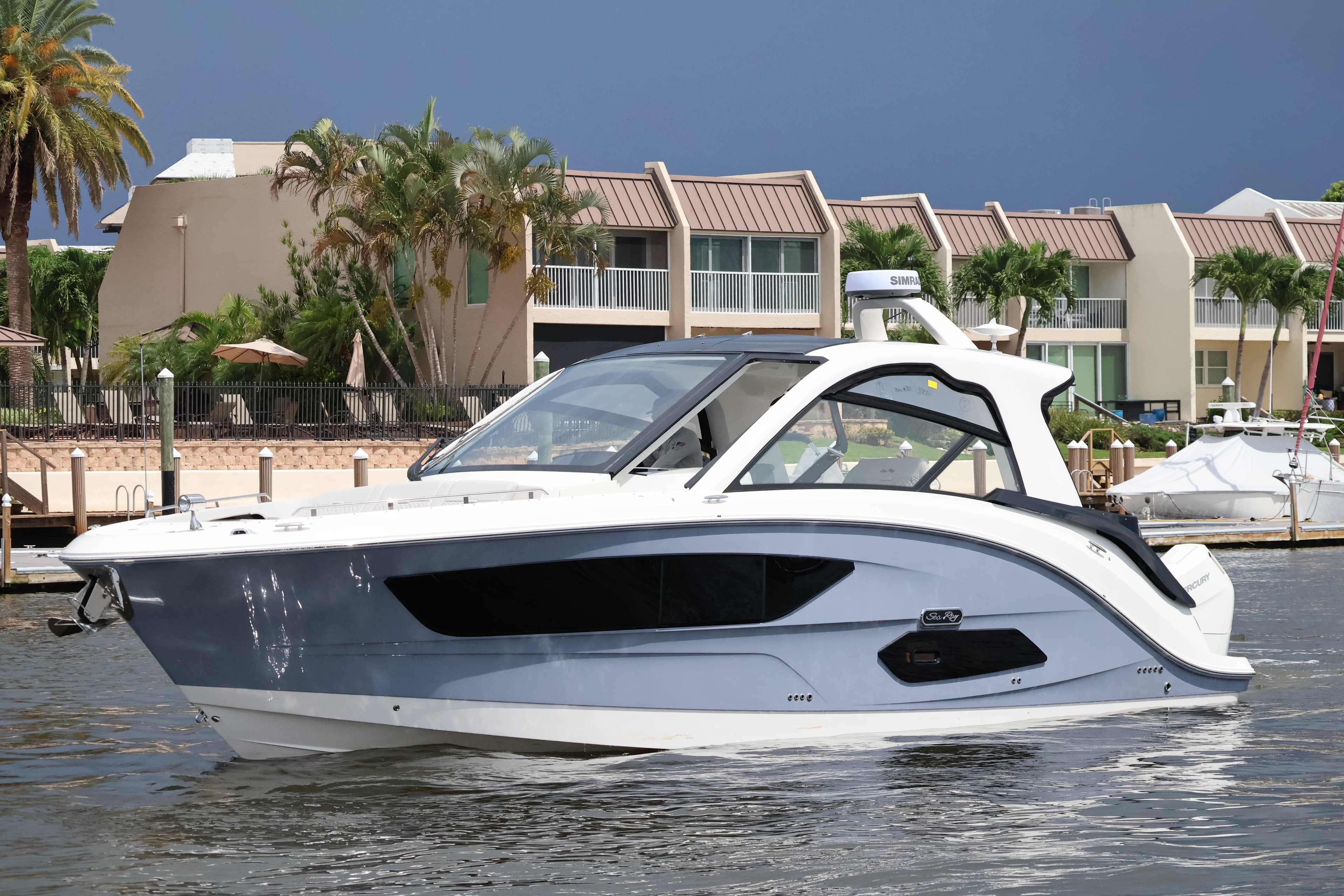 2026 Sea Ray Sundancer 370 Outboard for Sale in Naples, Florida Bowrider