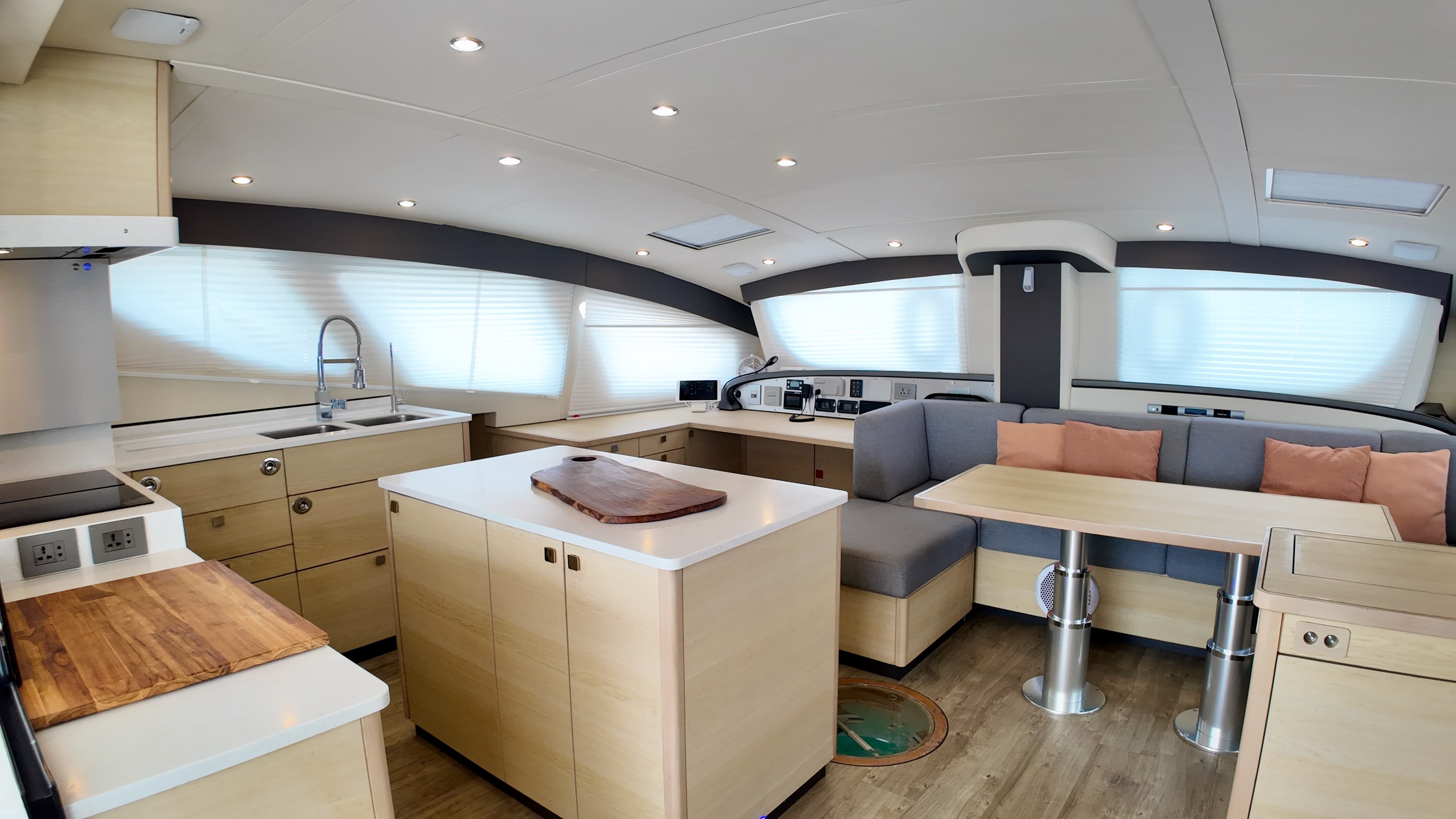 2023 Xquisite Yachts X5 Plus ausgestellt in Santa Marta, CO Multi-Hull 3