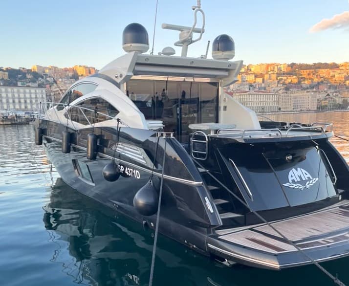 2009 Sunseeker Predator 64 in vendita a Naples, IT Motor Yacht