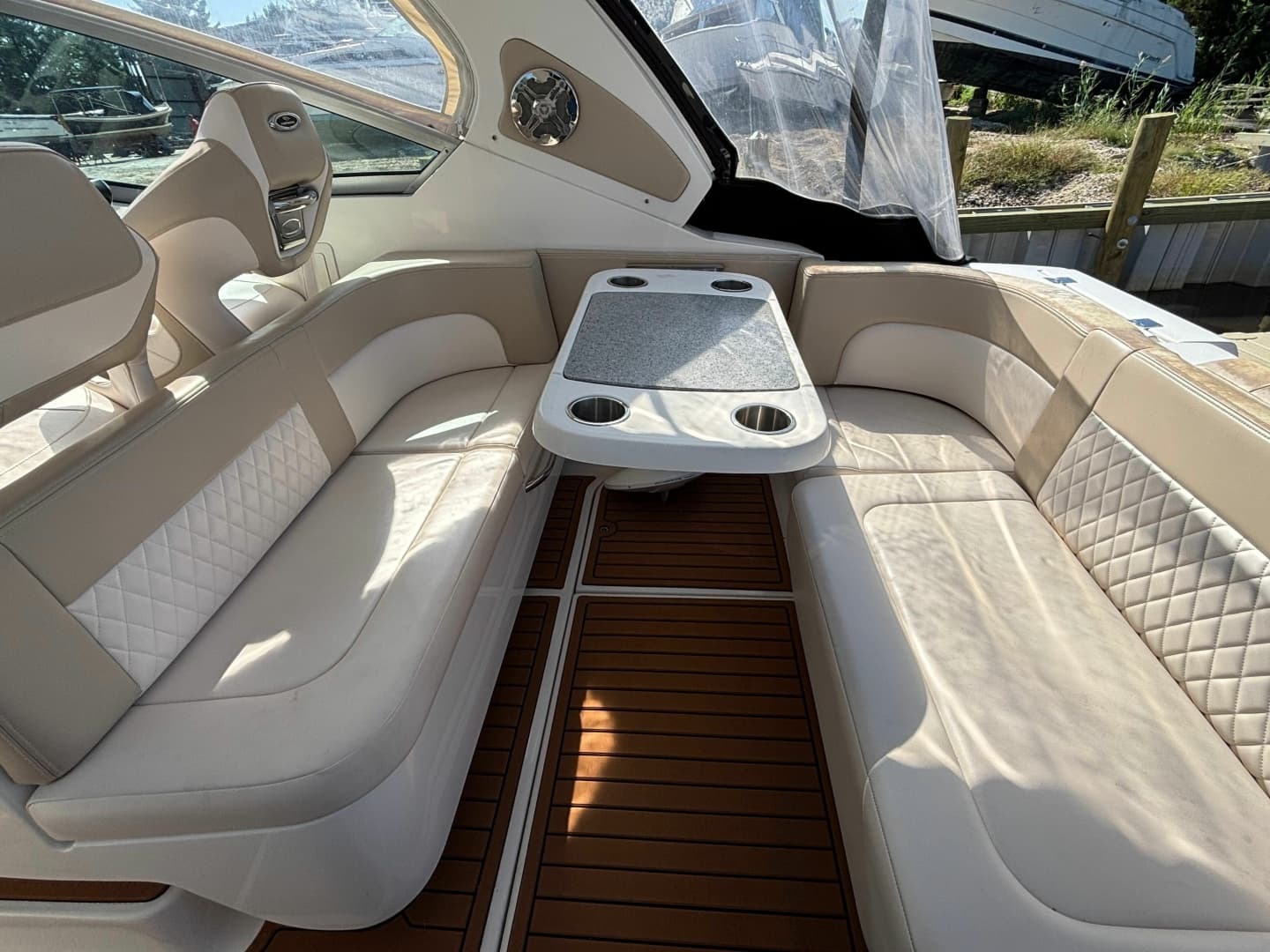2018 Chaparral 310 Signature for Sale in Egg Harbor Township, New Jersey Express Cruiser 5