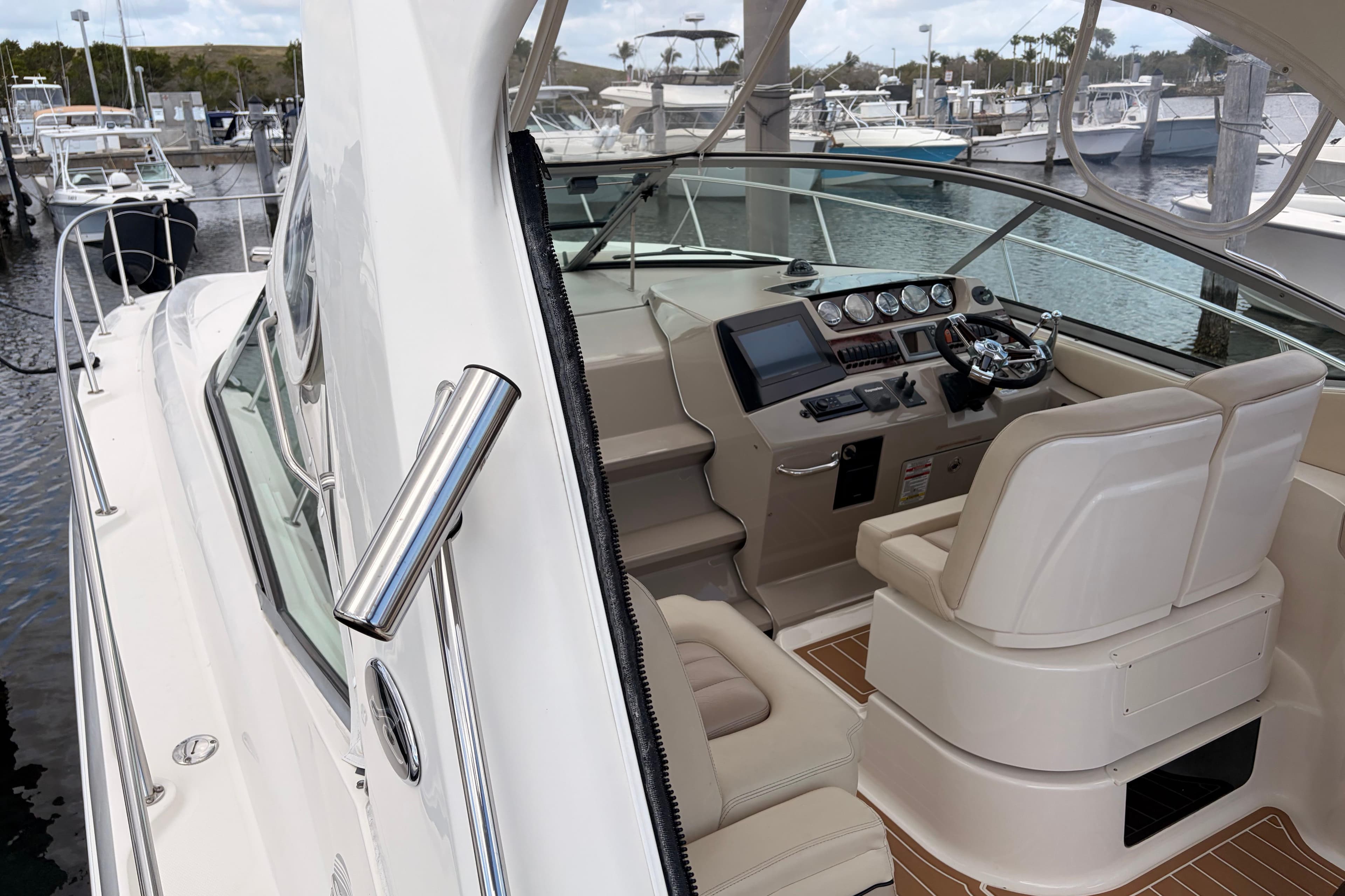 2008 Sea Ray 350 Sundancer for Sale in Homestead, Florida Express Cruiser 4