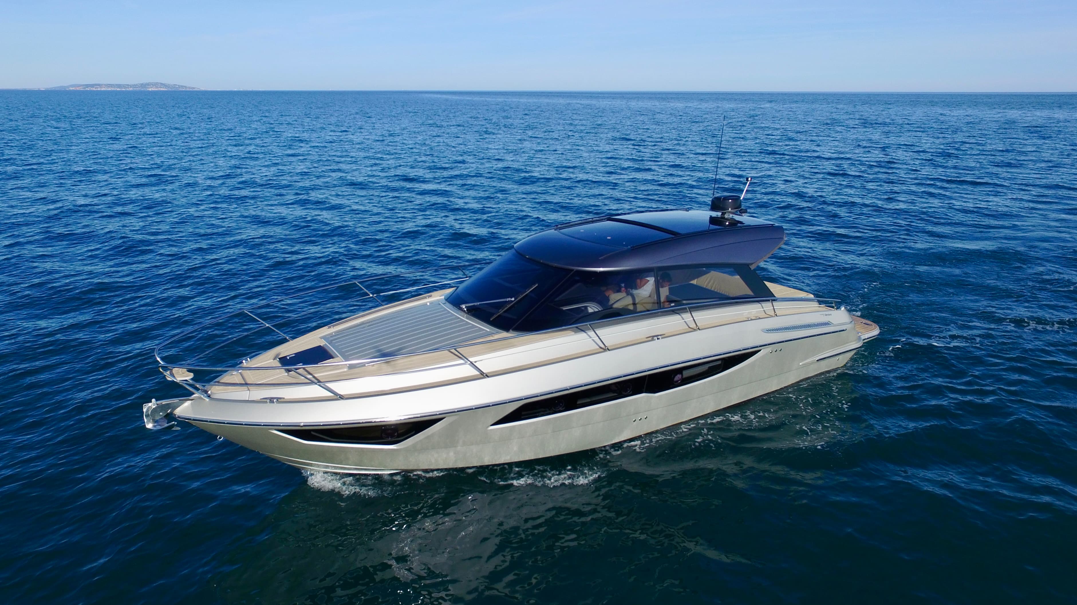2025 Focus Motor Yachts Power 36 for Sale in Agde, FR Sport Cruiser 4