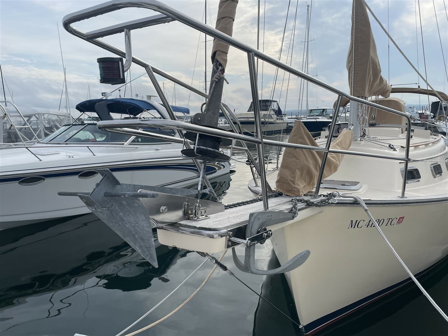 1989 Island Packet Yachts 27 à vendre à Charlevoix, Michigan Cutter 3