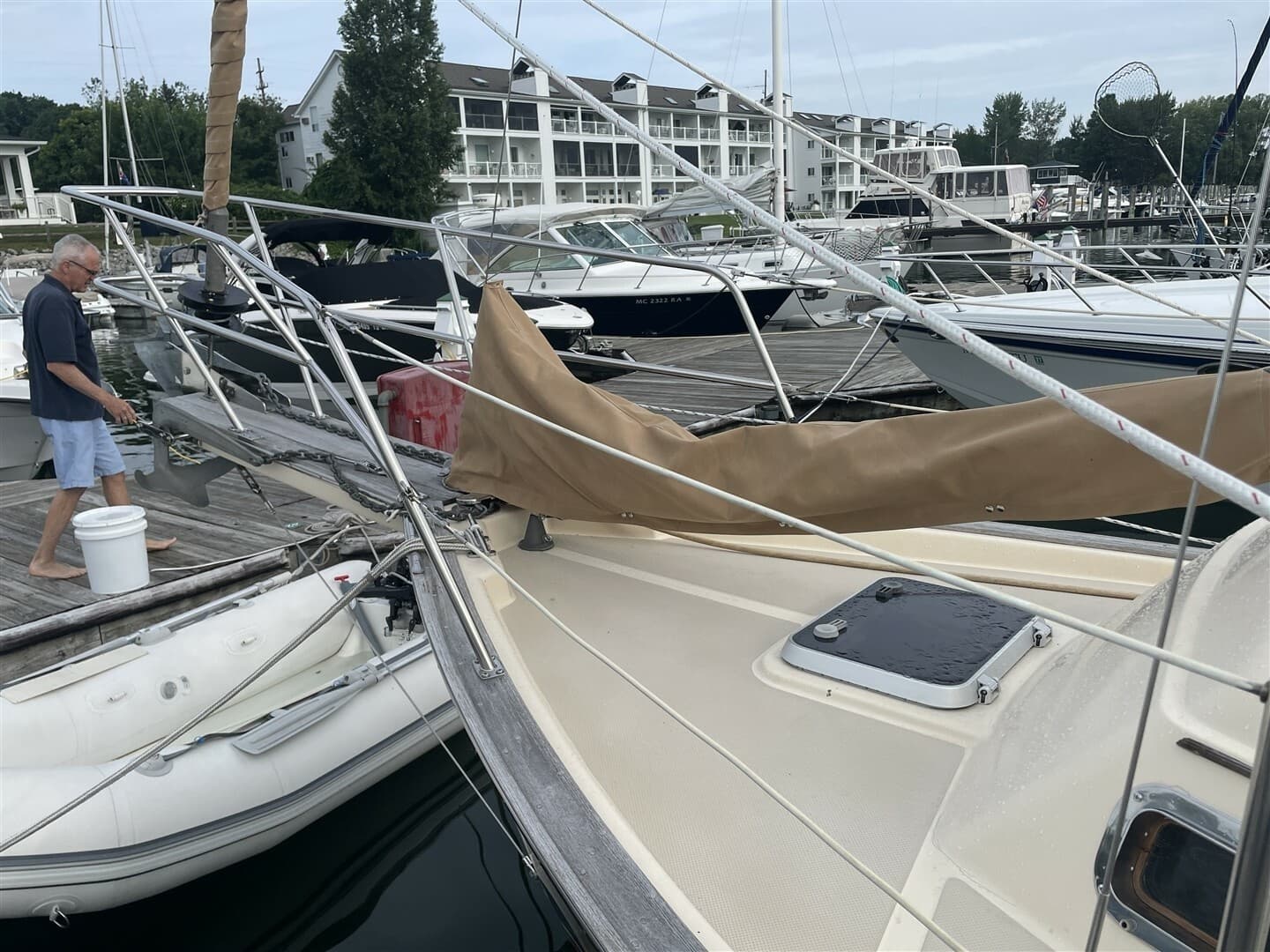 1989 Island Packet Yachts 27 à vendre à Charlevoix, Michigan Cutter 4