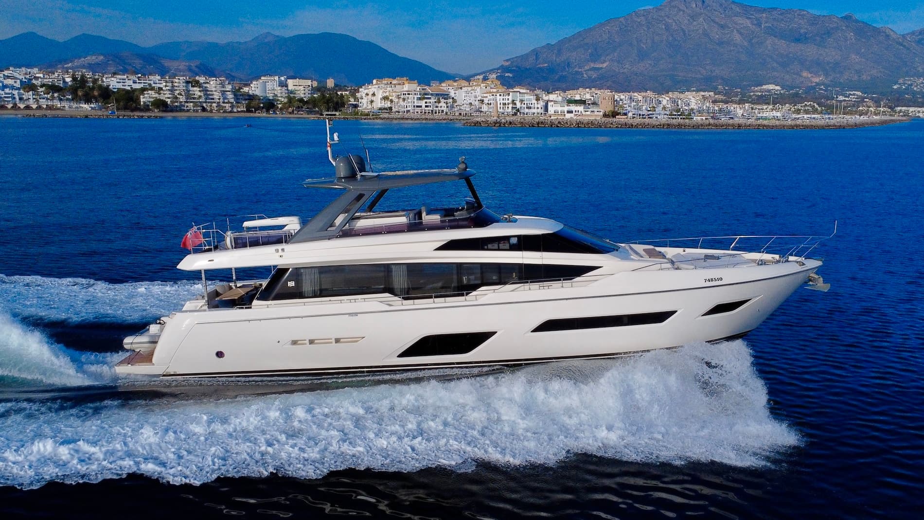 2019 Ferretti Yachts 780 for Sale in Málaga, ES Flybridge 3