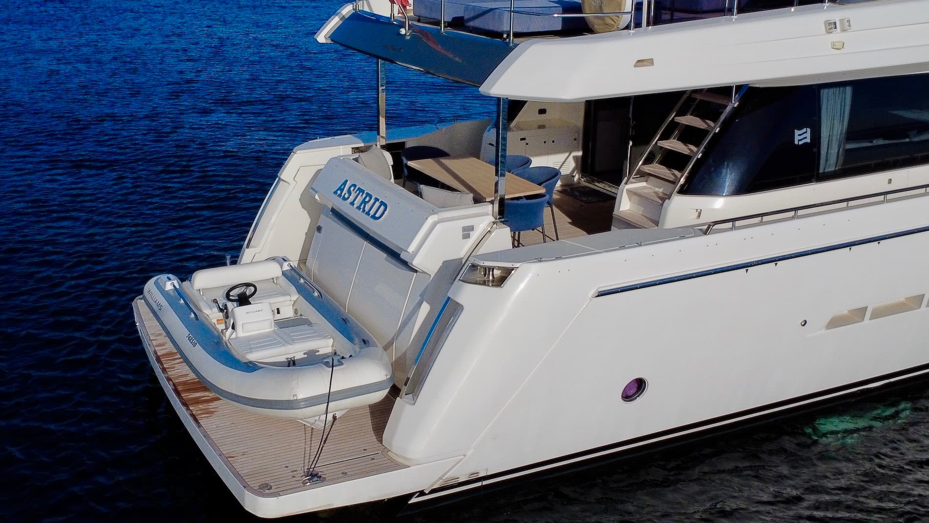 2019 Ferretti Yachts 780 for Sale in Málaga, ES Flybridge 5