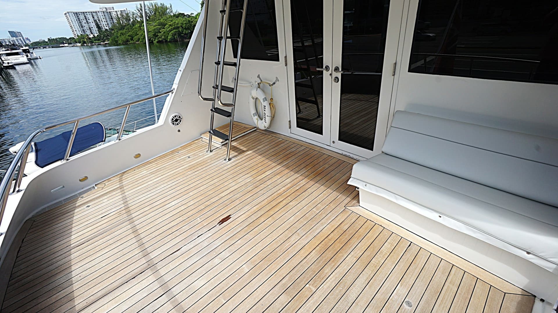 1996 Hatteras 92' for Sale in Miami, Florida Motor Yacht 5