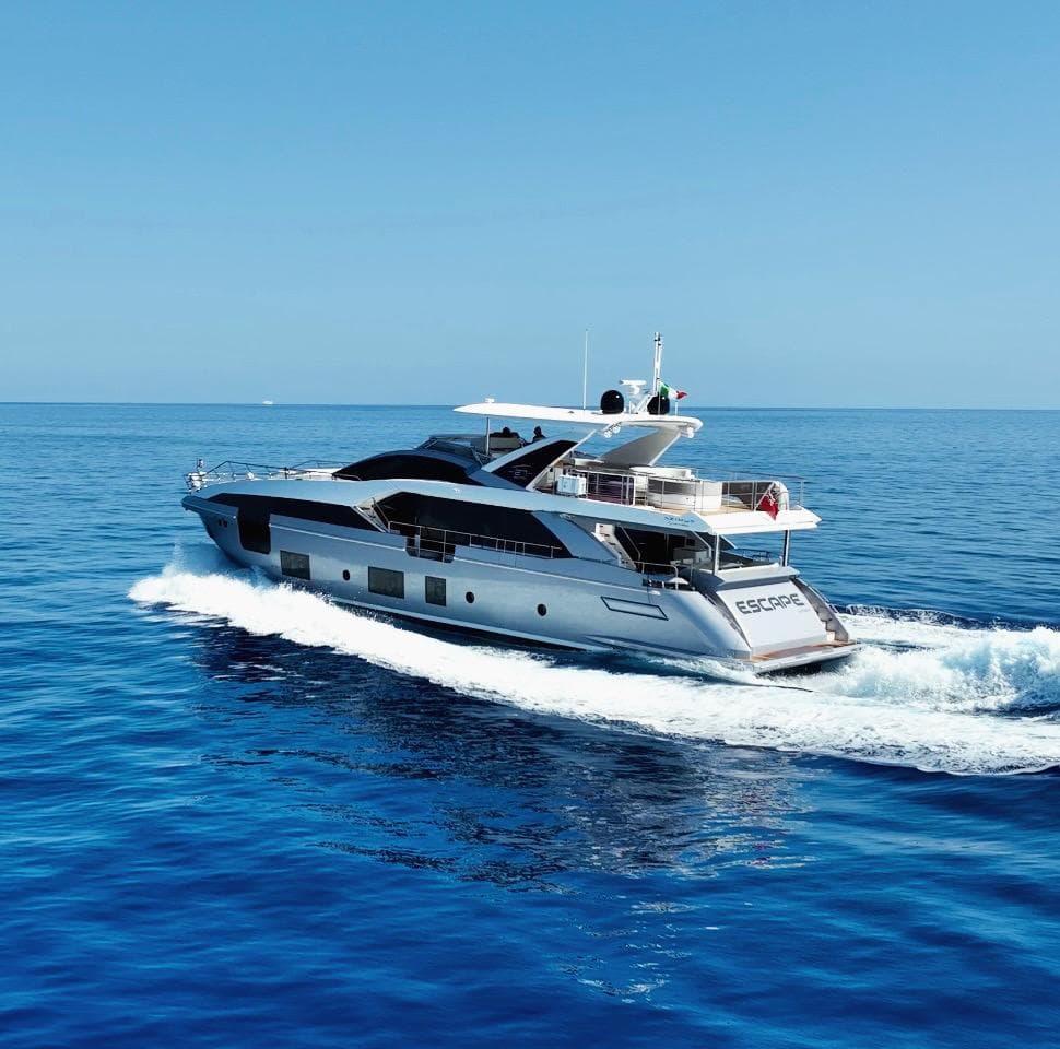 2022 Azimut Grande 27M for Sale in Varazze, IT Flybridge