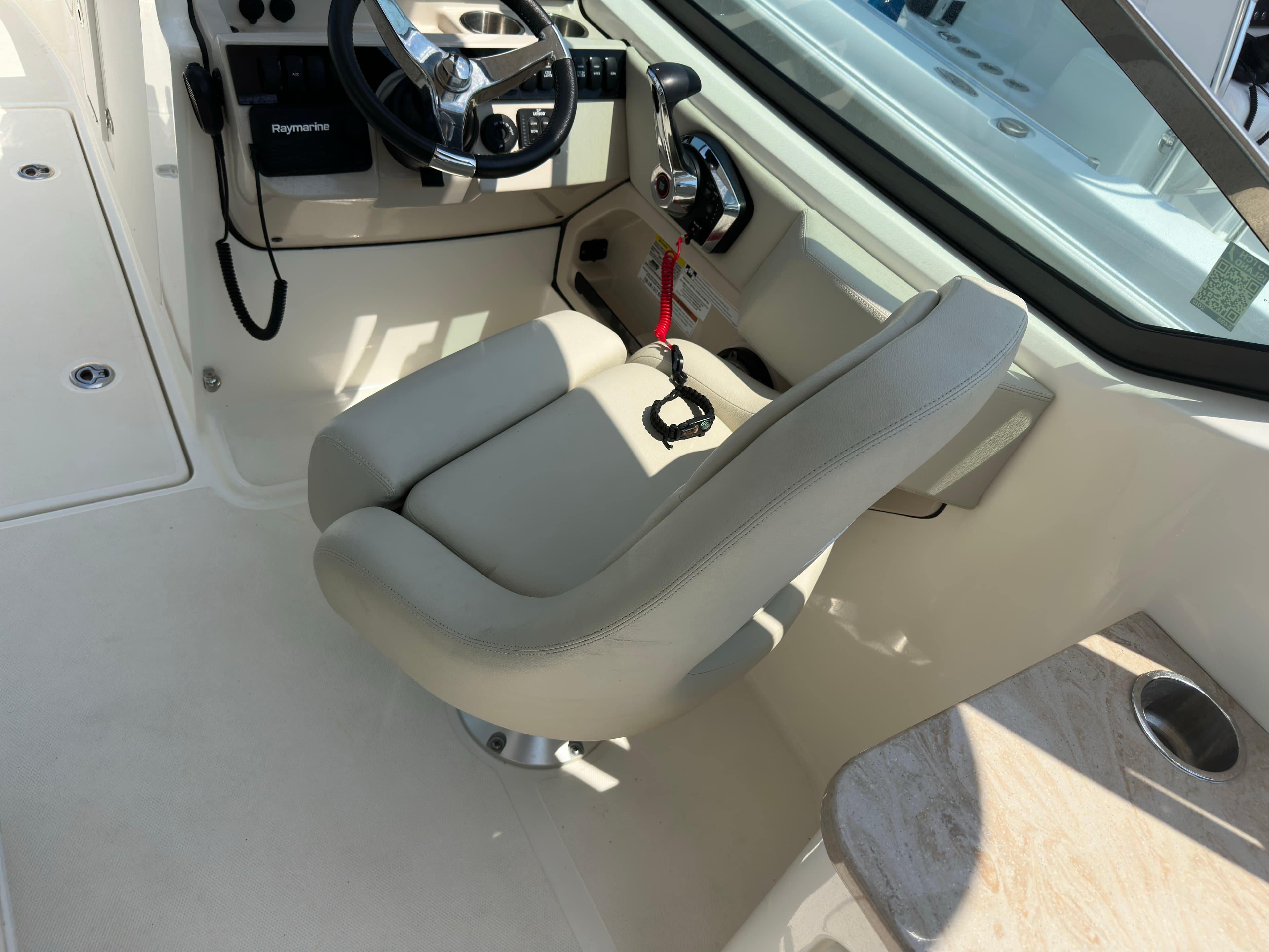 2022 Boston Whaler 240 Vantage a la venta en Thunderbolt, GA Dual Console 5