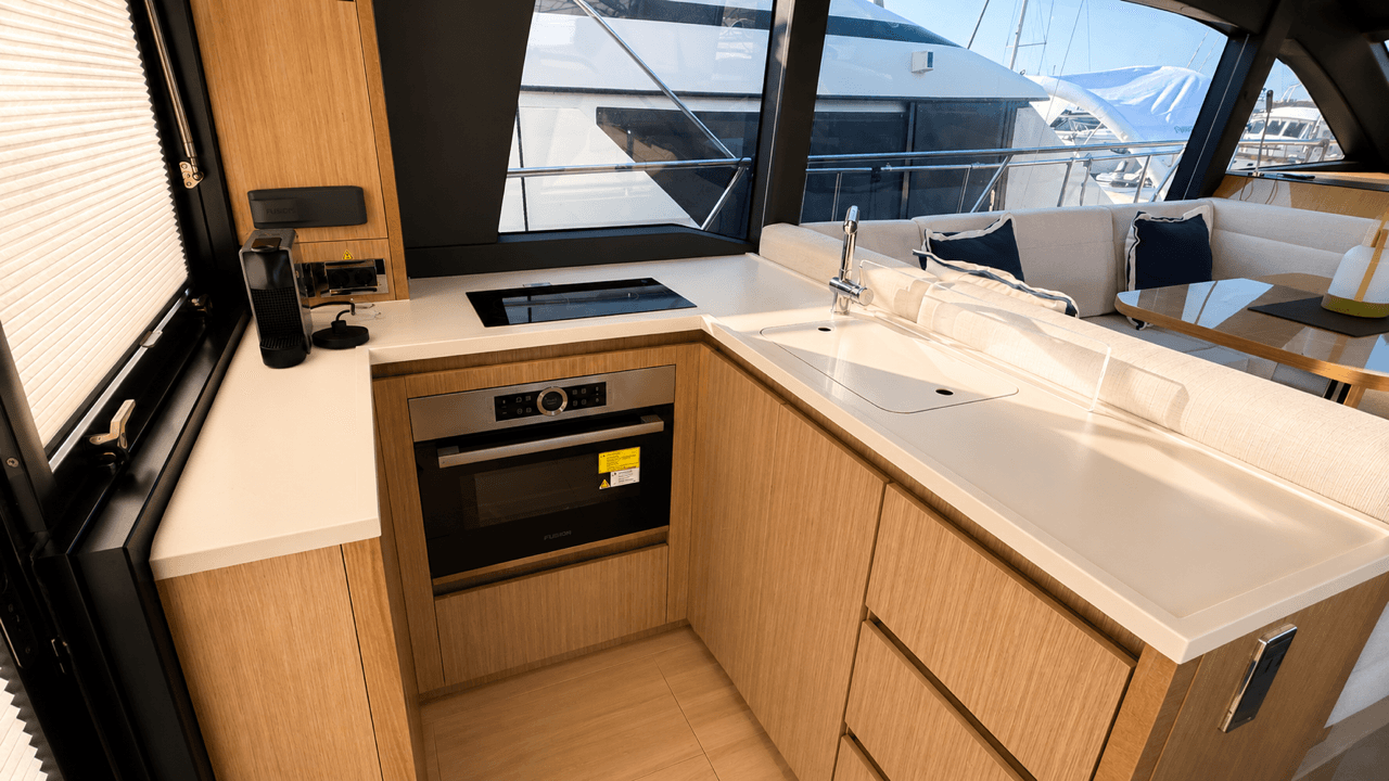 2020 SEALINE F430 in vendita a Port d'Alcúdia, ES Flybridge 5