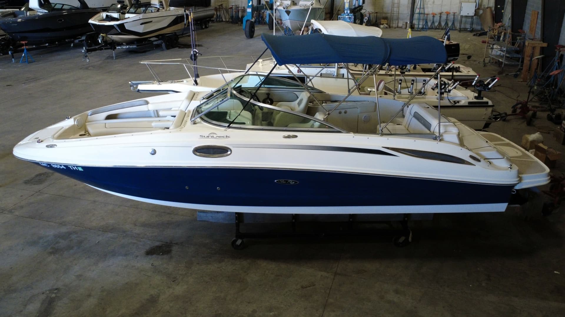 2010 Sea Ray 260 Sundeck à vendre à Charlevoix, Michigan Bowrider 3