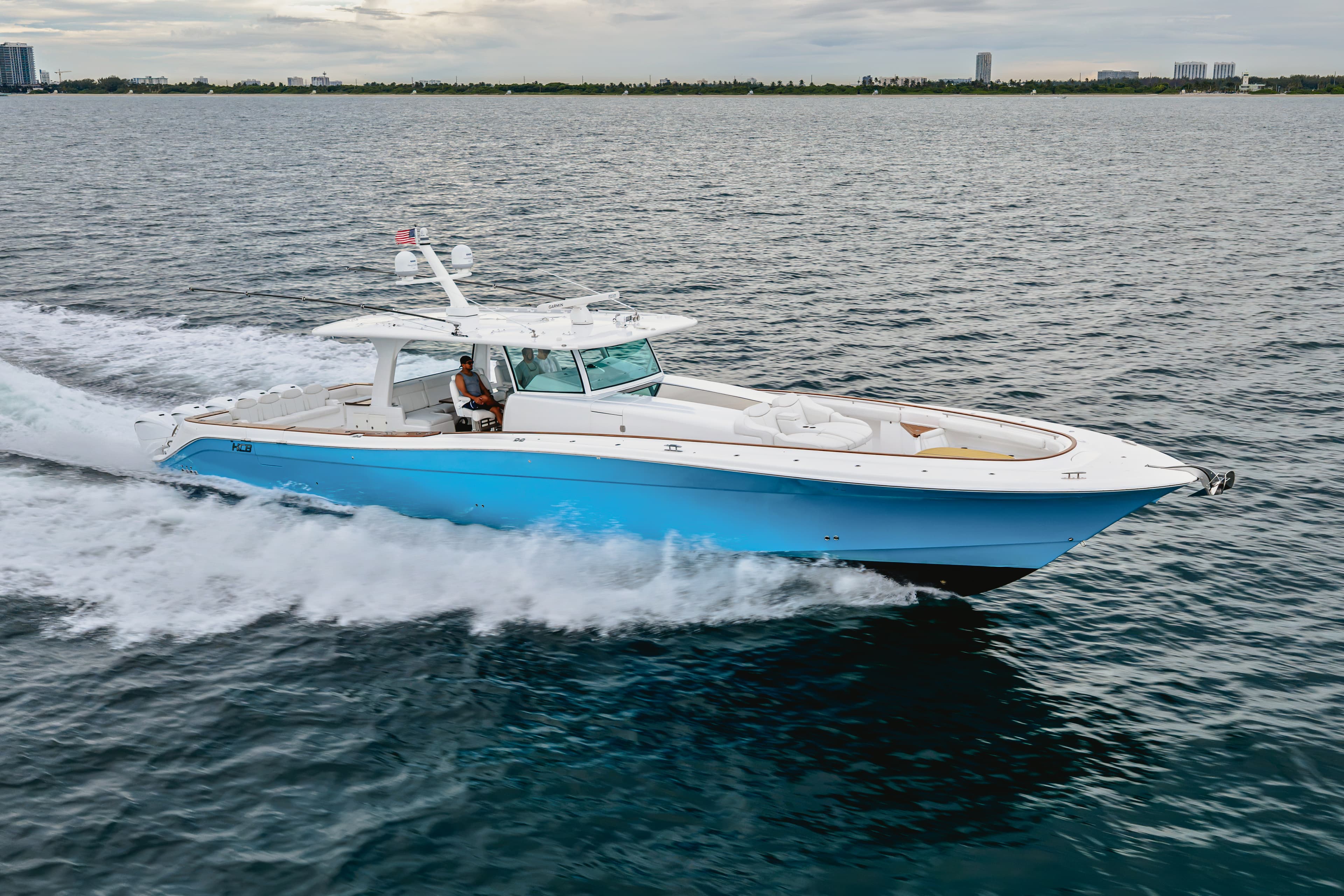 2021 HCB 65 Estrella zum Verkauf in Miami, Florida Center Console