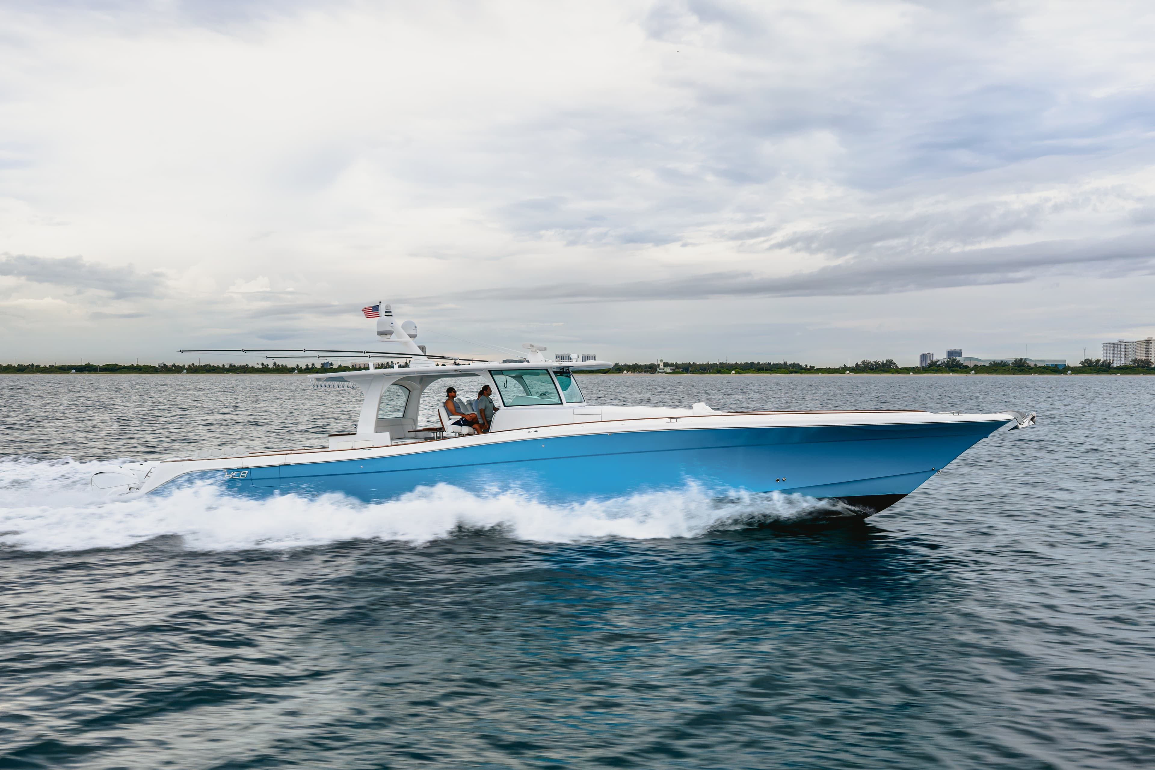 2021 HCB 65 Estrella zum Verkauf in Miami, Florida Center Console 2