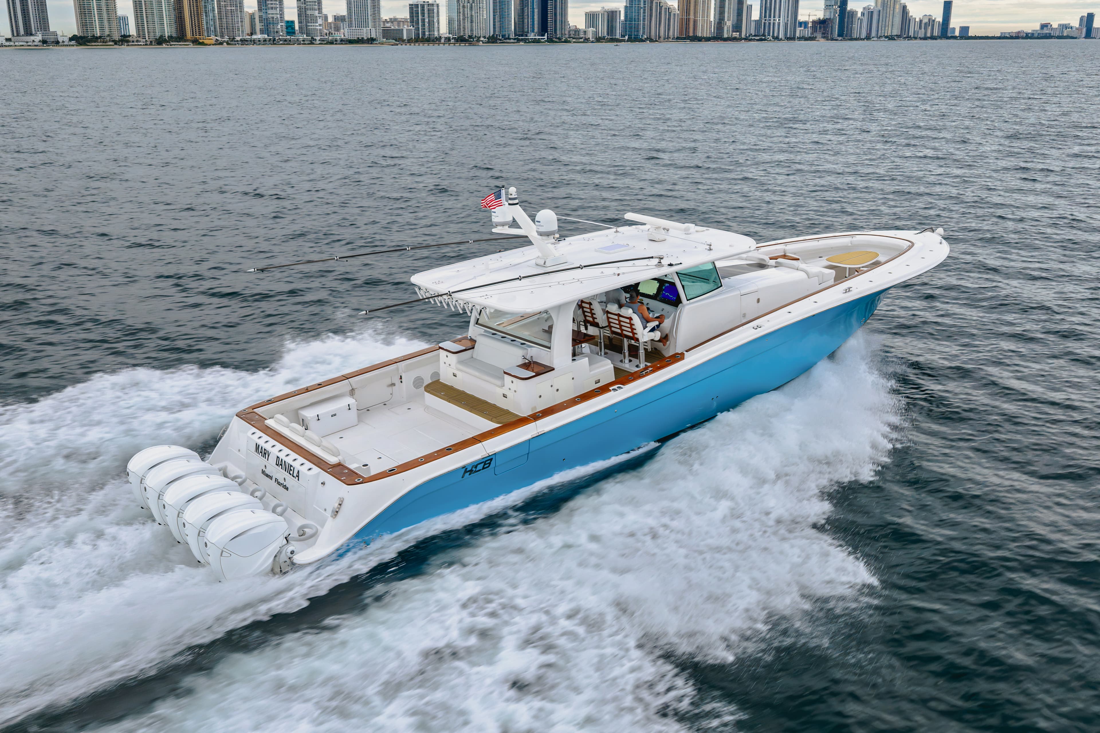 2021 HCB 65 Estrella zum Verkauf in Miami, Florida Center Console 4