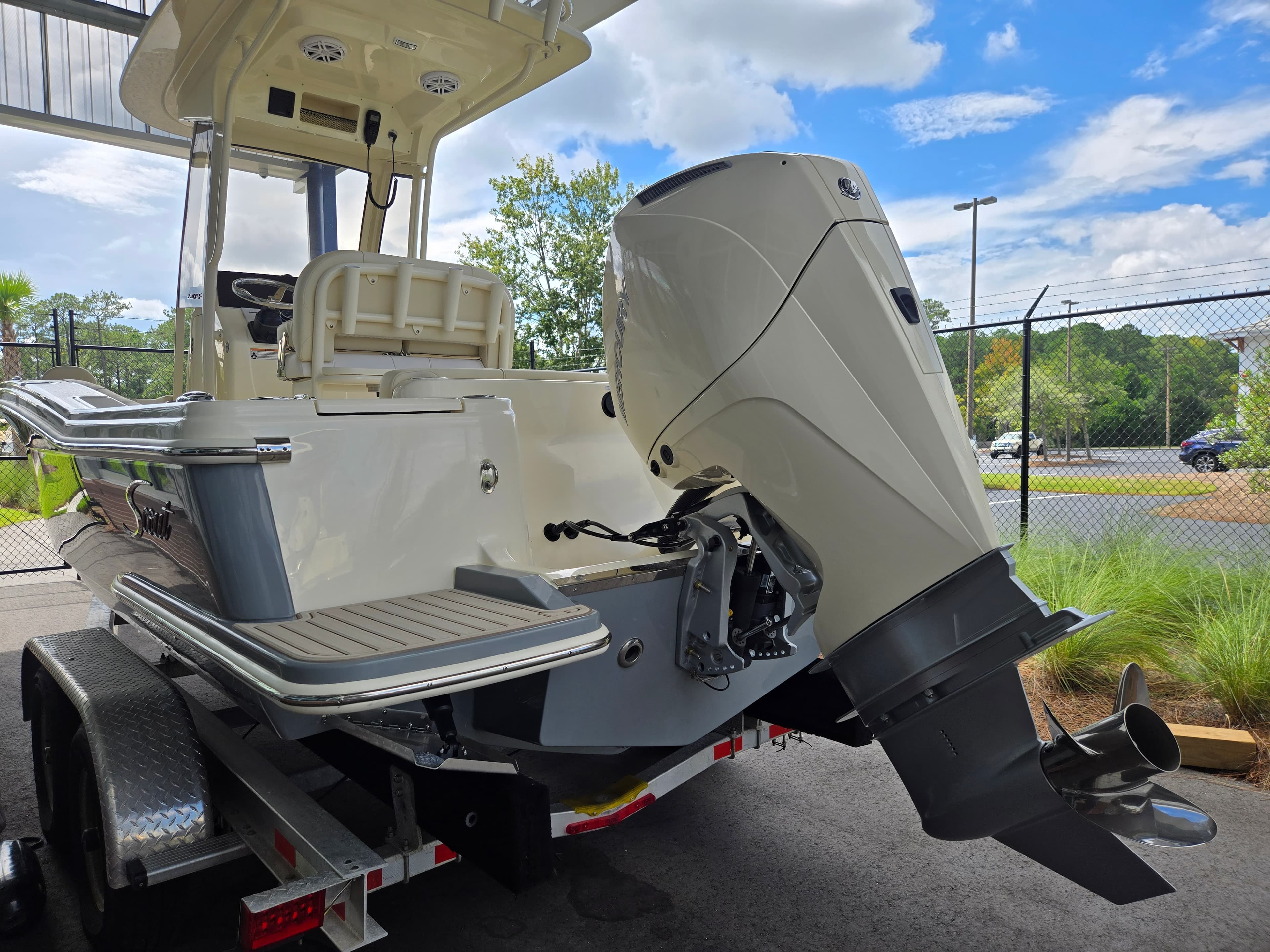 2027 Scout Boats 220 XSF for Sale in Charleston, SC Center Console 3