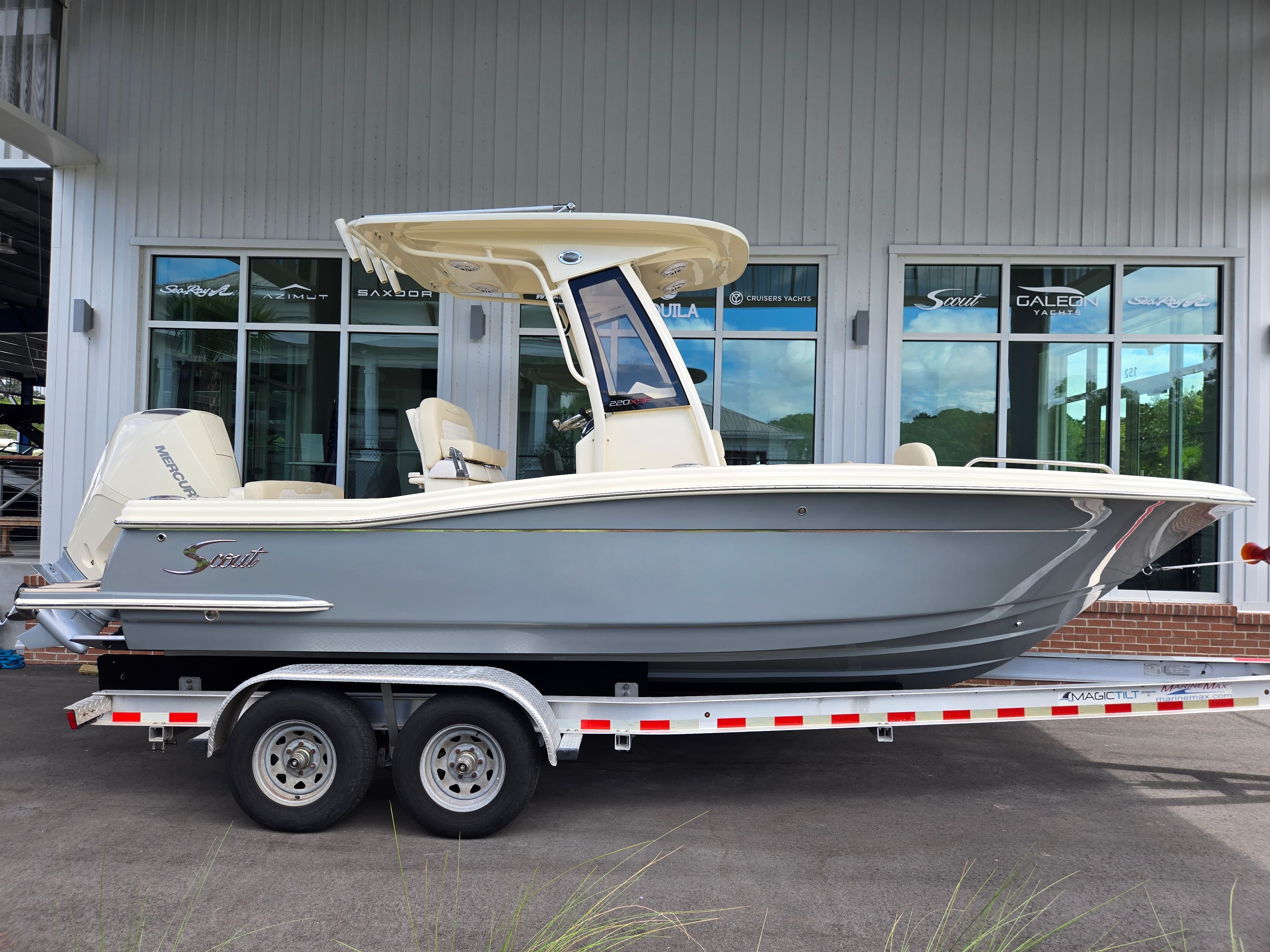 2027 Scout Boats 220 XSF for Sale in Charleston, SC Center Console